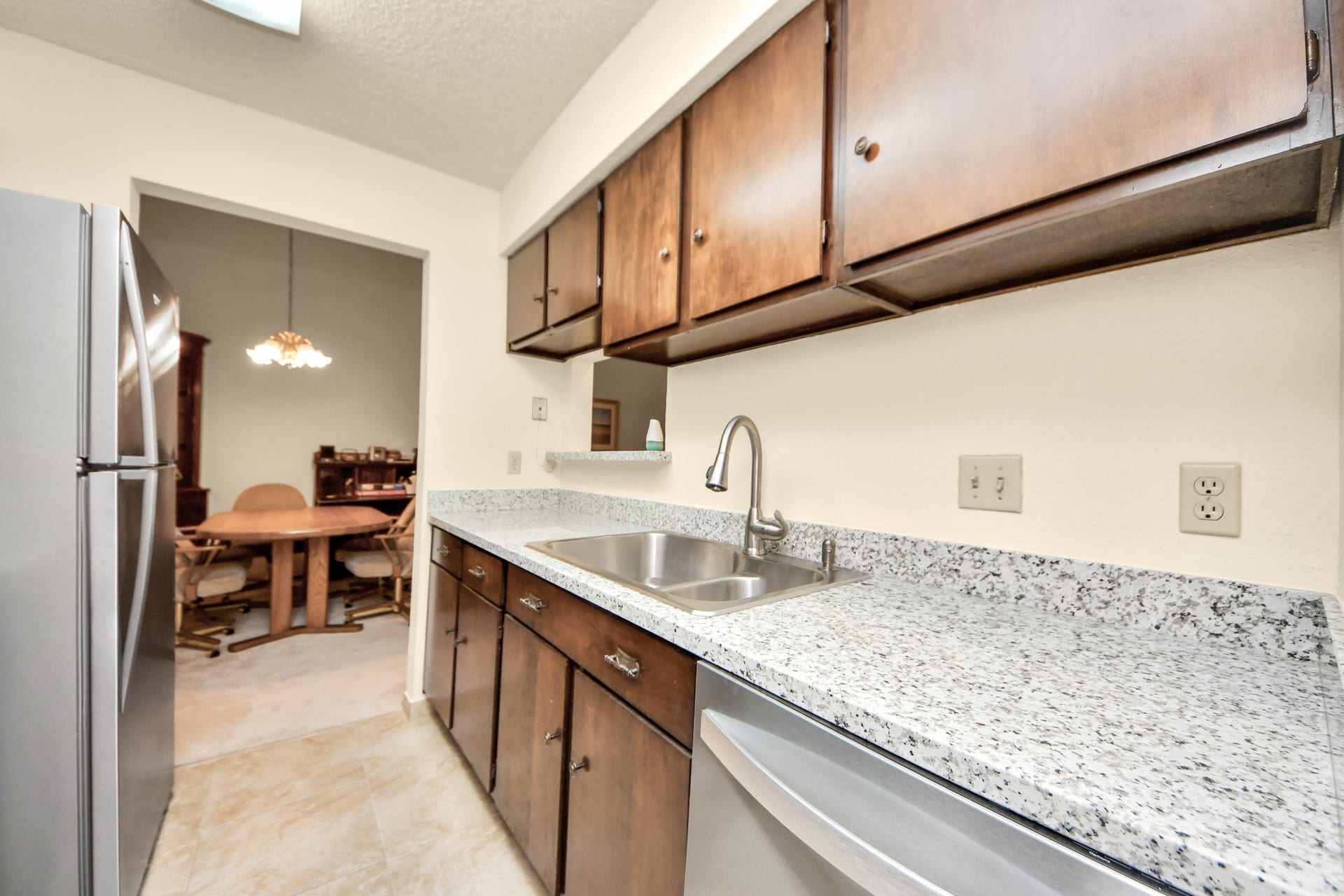 9433 Pagewood Ln, Houston, TX 77063 9433 Pagewood Ln, Houston, TX 77063
