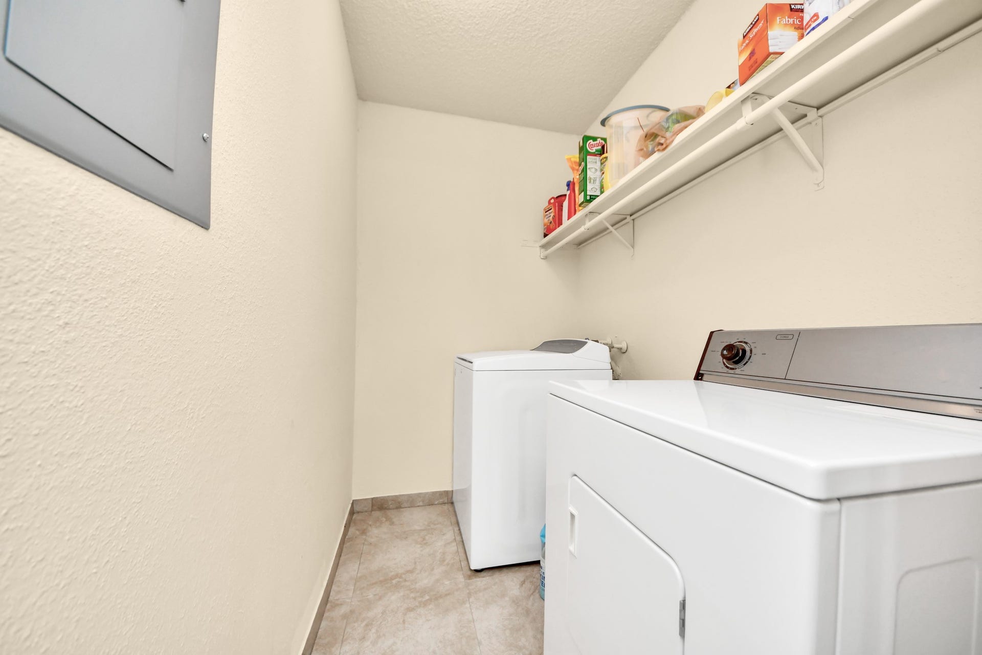 9433 Pagewood Ln, Houston, TX 77063 9433 Pagewood Ln, Houston, TX 77063