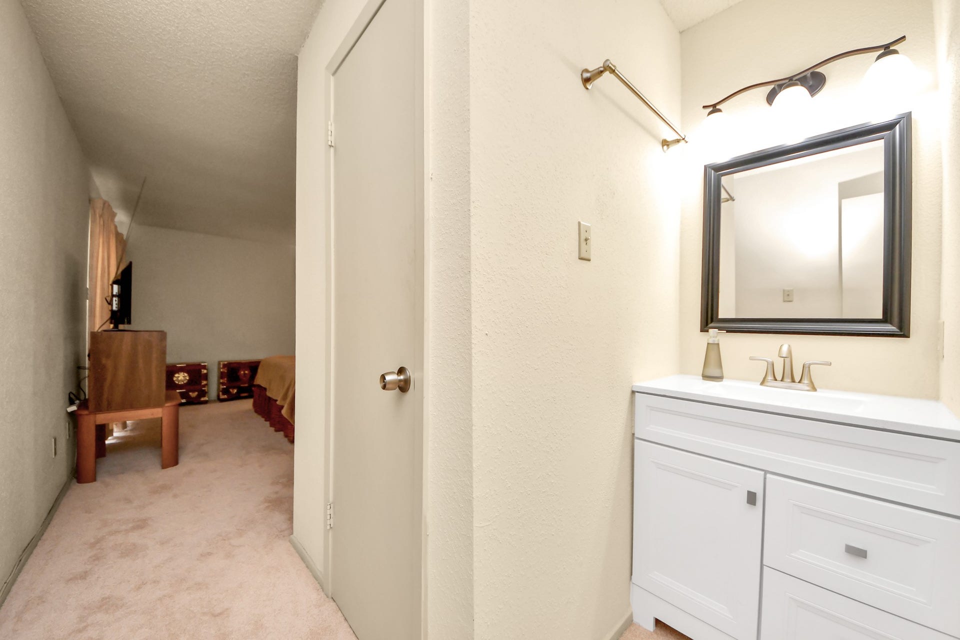 9433 Pagewood Ln, Houston, TX 77063 9433 Pagewood Ln, Houston, TX 77063