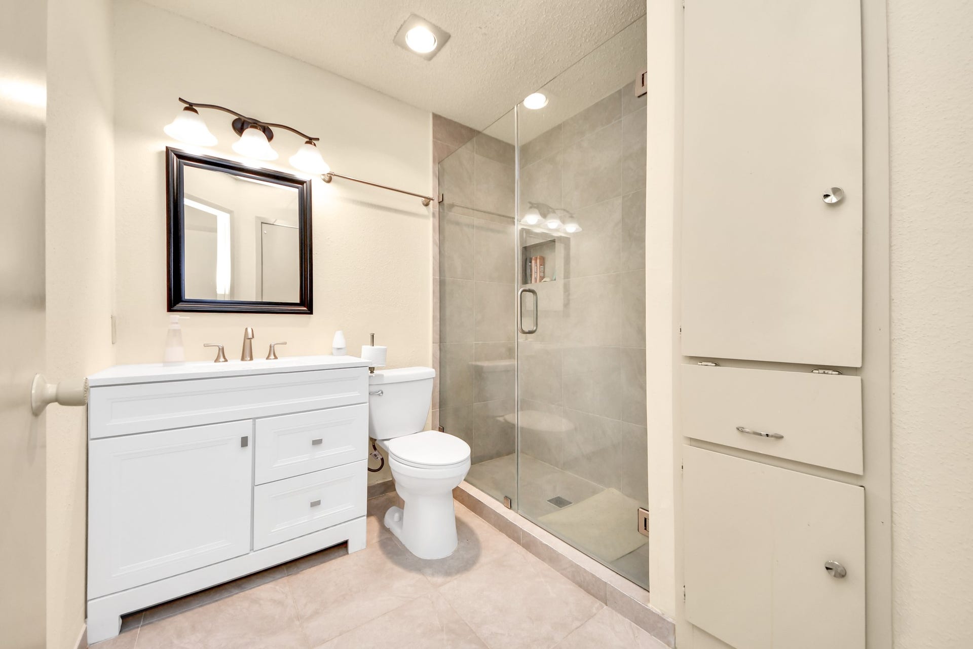 9433 Pagewood Ln, Houston, TX 77063 9433 Pagewood Ln, Houston, TX 77063