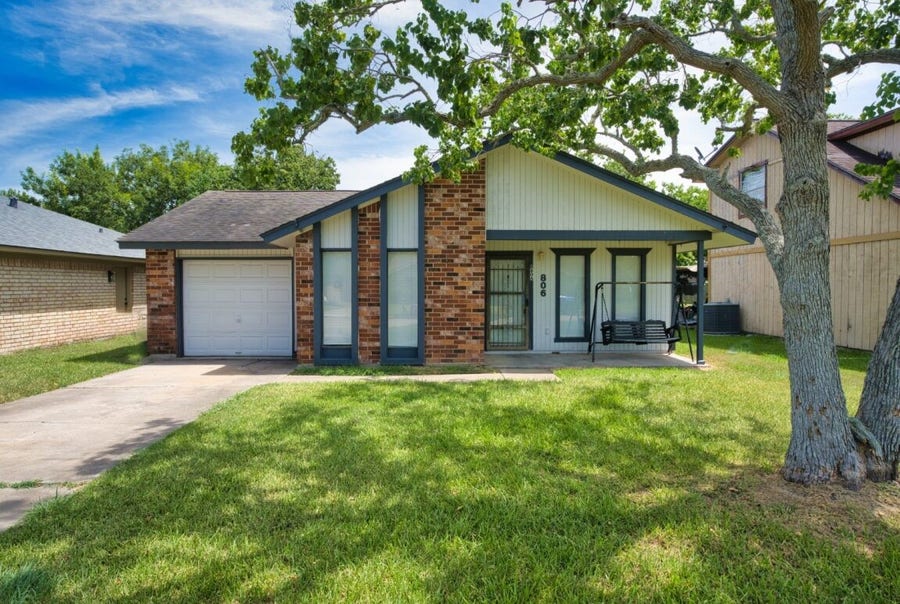 Property photo for 1806 N Avenue N, Freeport, TX