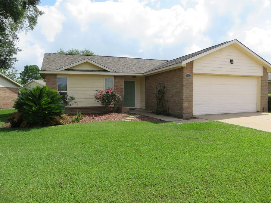 Property photo for 2815 Old Fort Road, Sugar Land, TX