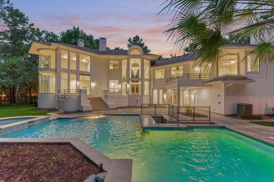 Property photo for 24 Autumn Crescent, The Woodlands, TX