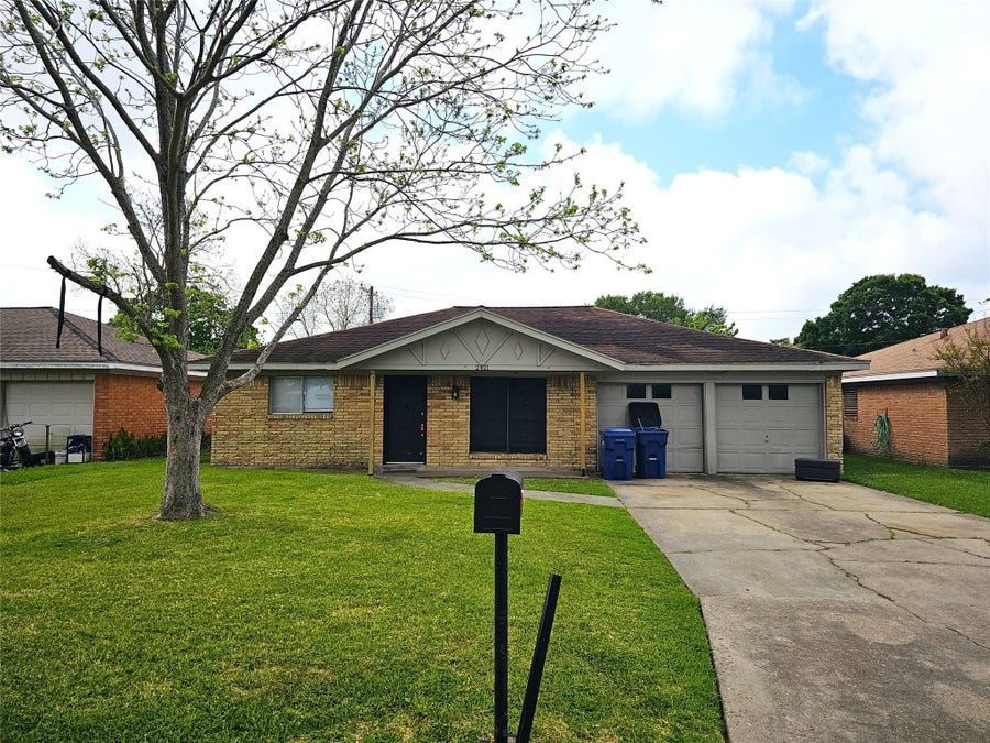 Property photo for 2421 16th Avenue N, Texas City, TX