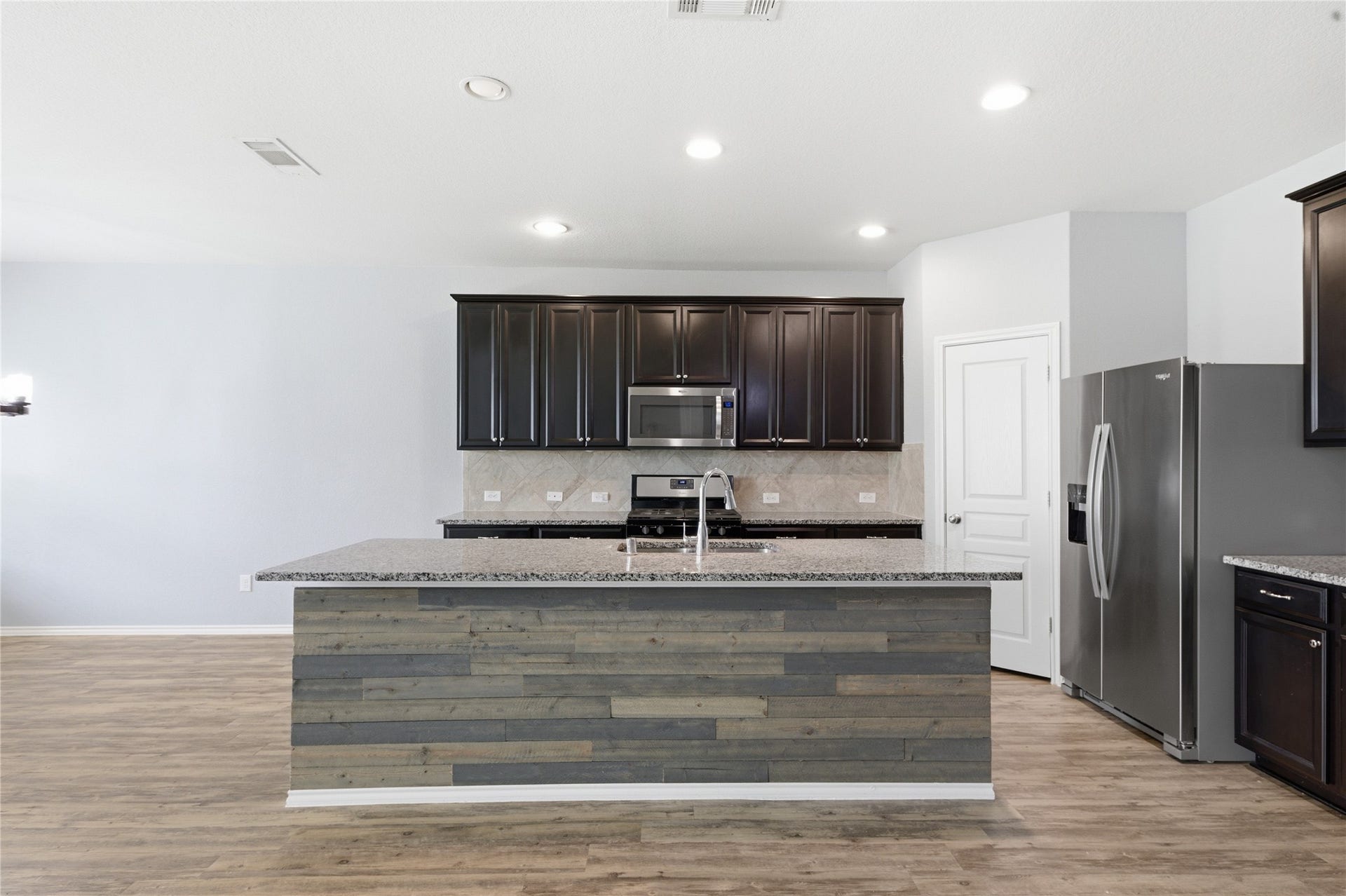 30253 Creekside Drive, Brookshire, TX 77423