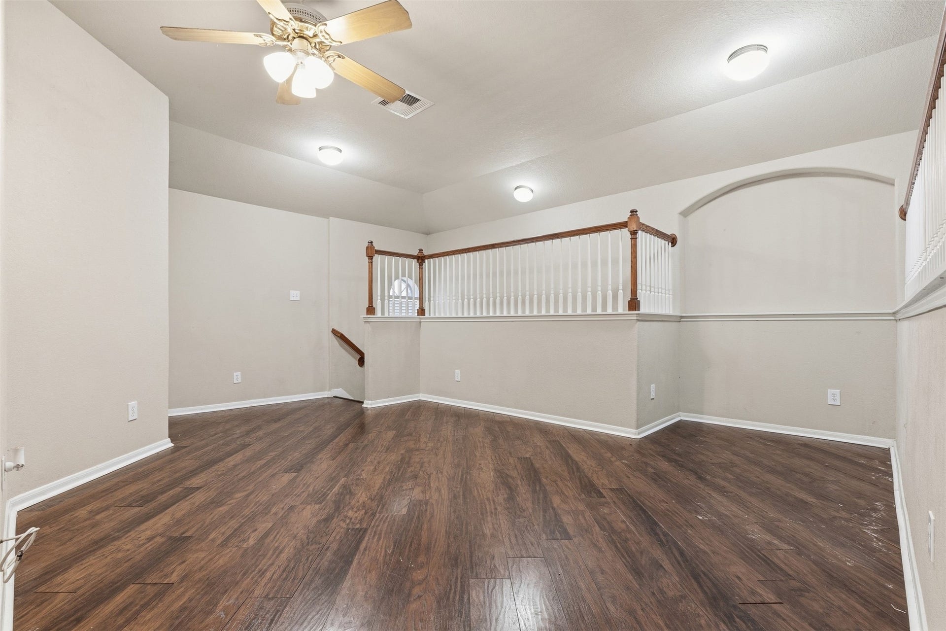 4112 S Meridian Greens Drive, Dickinson, TX 77539 Upstairs loft area