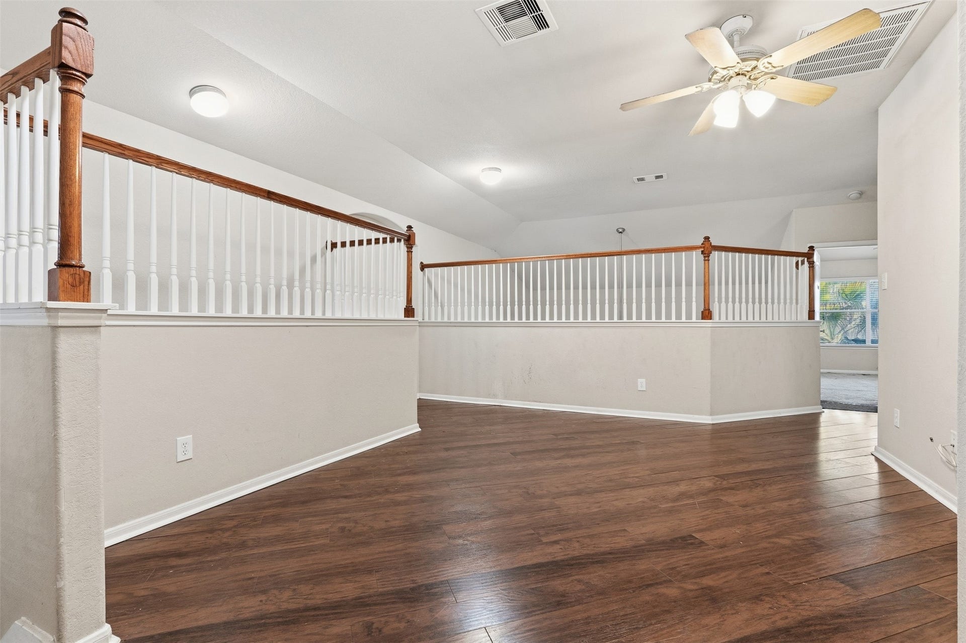 4112 S Meridian Greens Drive, Dickinson, TX 77539 Upstairs loft area