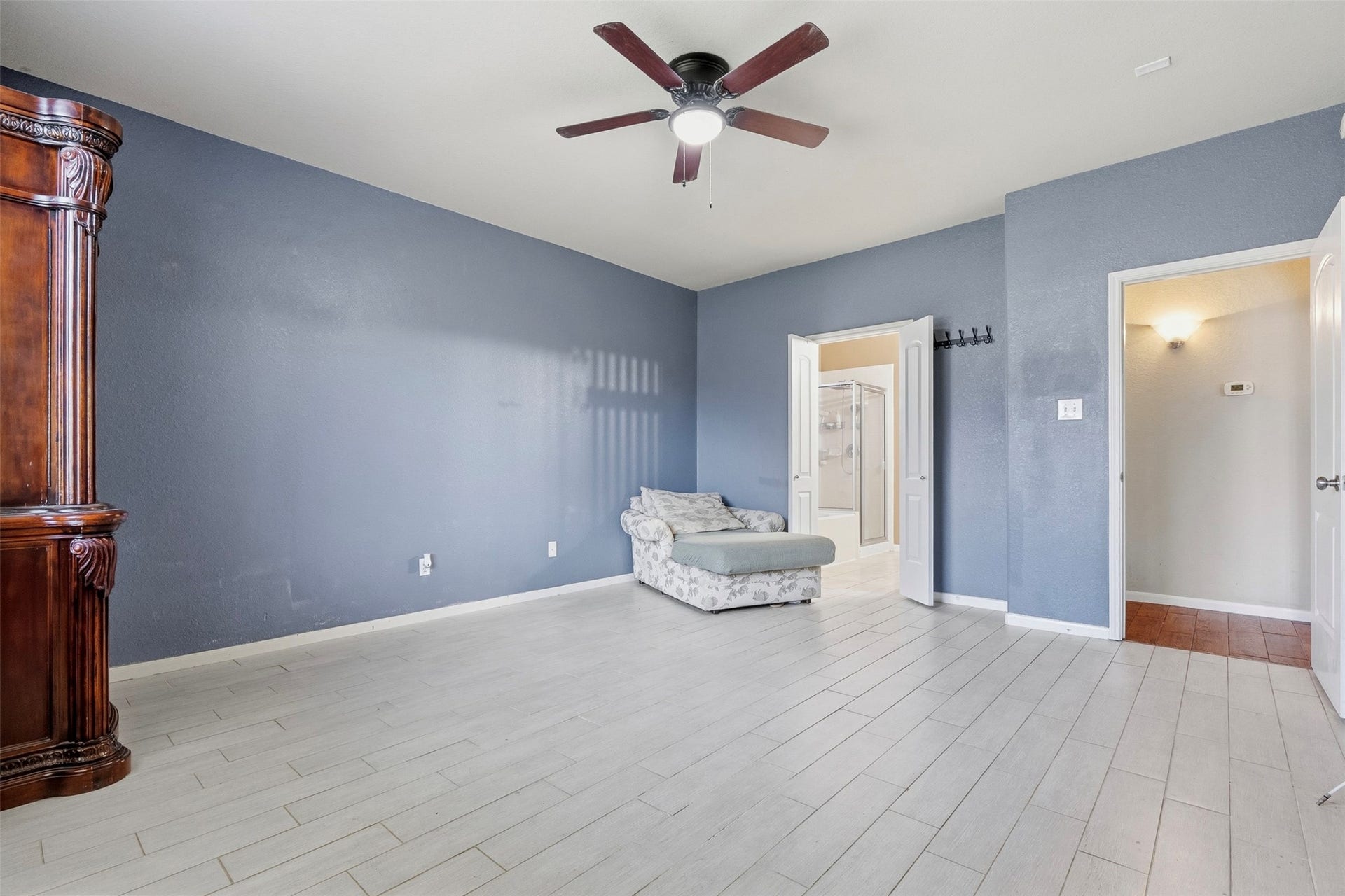 4112 S Meridian Greens Drive, Dickinson, TX 77539 Another view of the primary bedroom