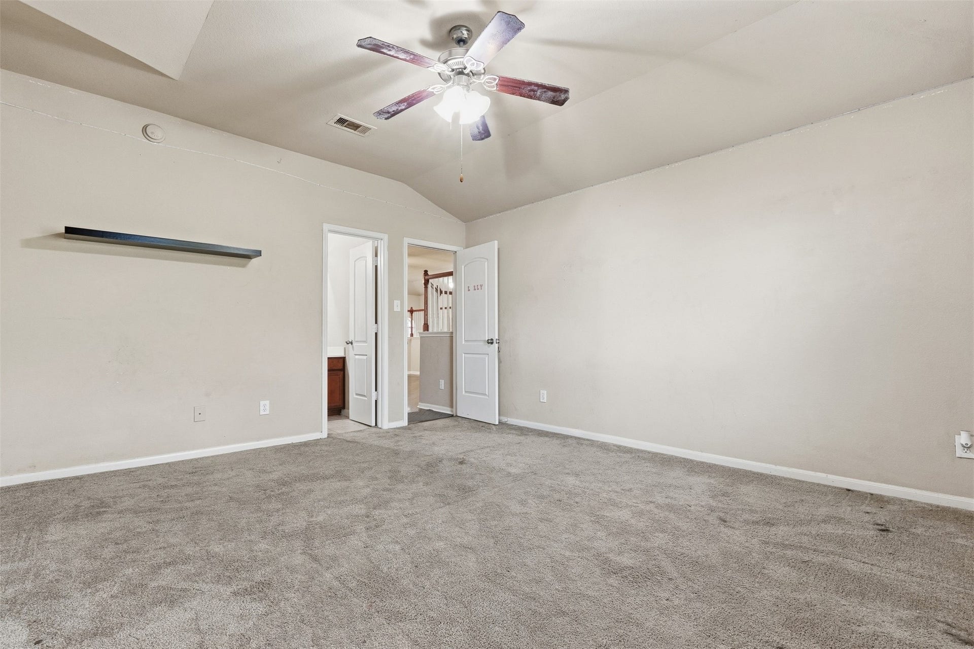 4112 S Meridian Greens Drive, Dickinson, TX 77539 Another view of upstairs primary