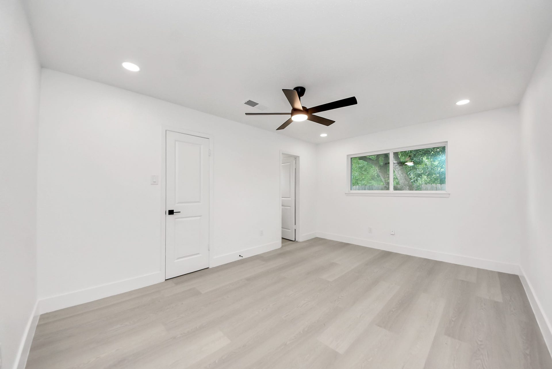 1101 Flint Street, Houston, TX 77029 1101 Flint Street, Houston, TX 77029