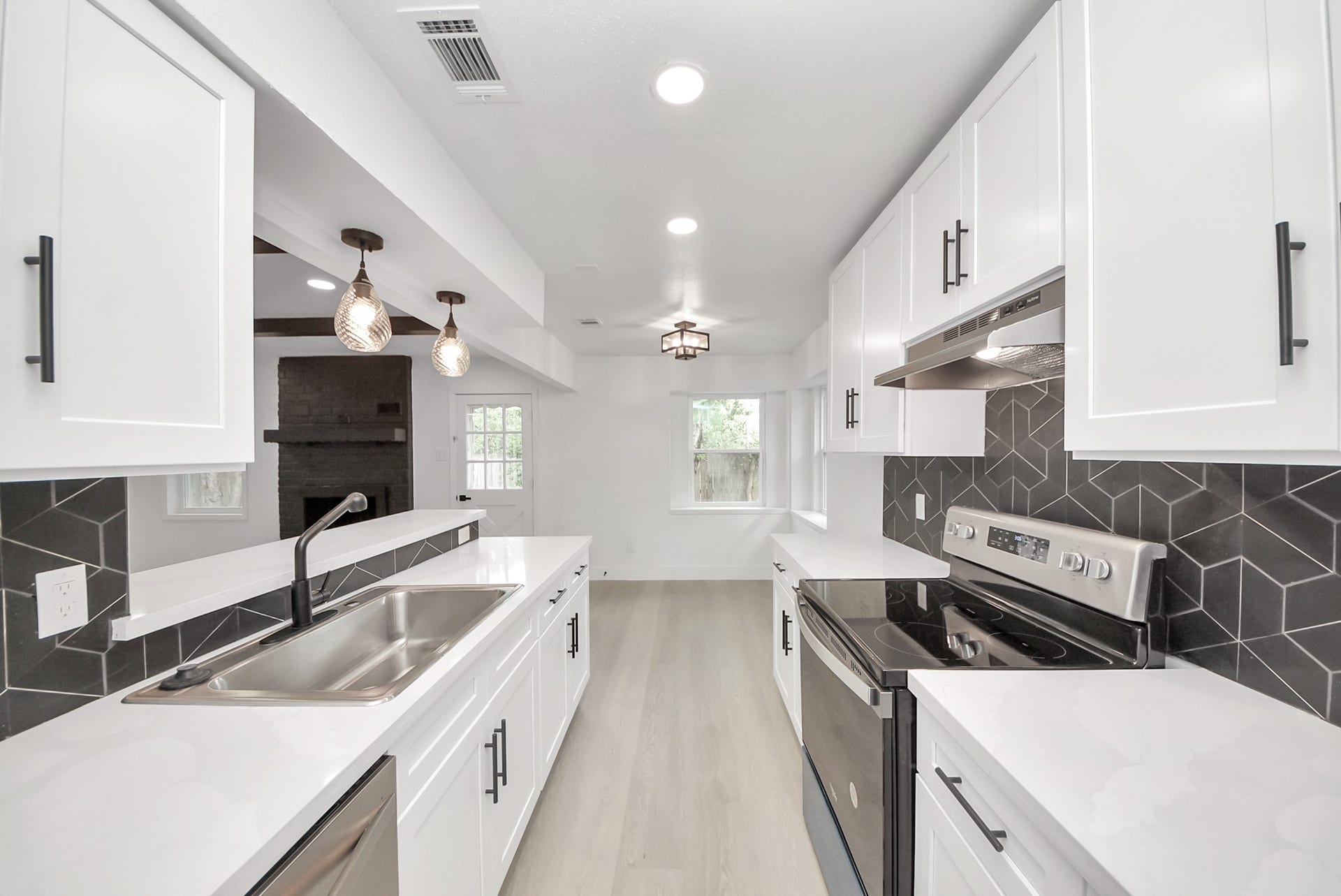 1101 Flint Street, Houston, TX 77029 1101 Flint Street, Houston, TX 77029