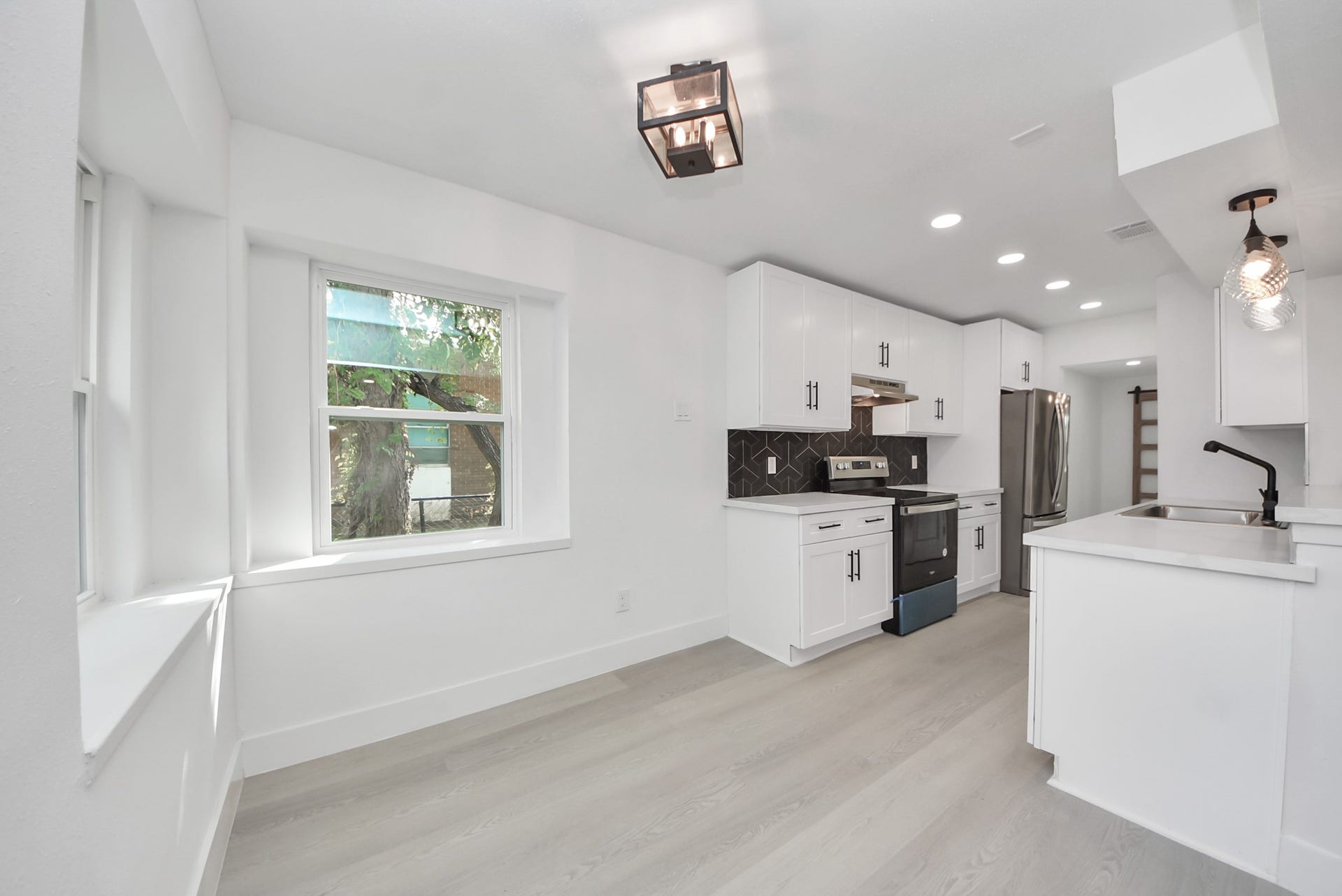 1101 Flint Street, Houston, TX 77029 1101 Flint Street, Houston, TX 77029