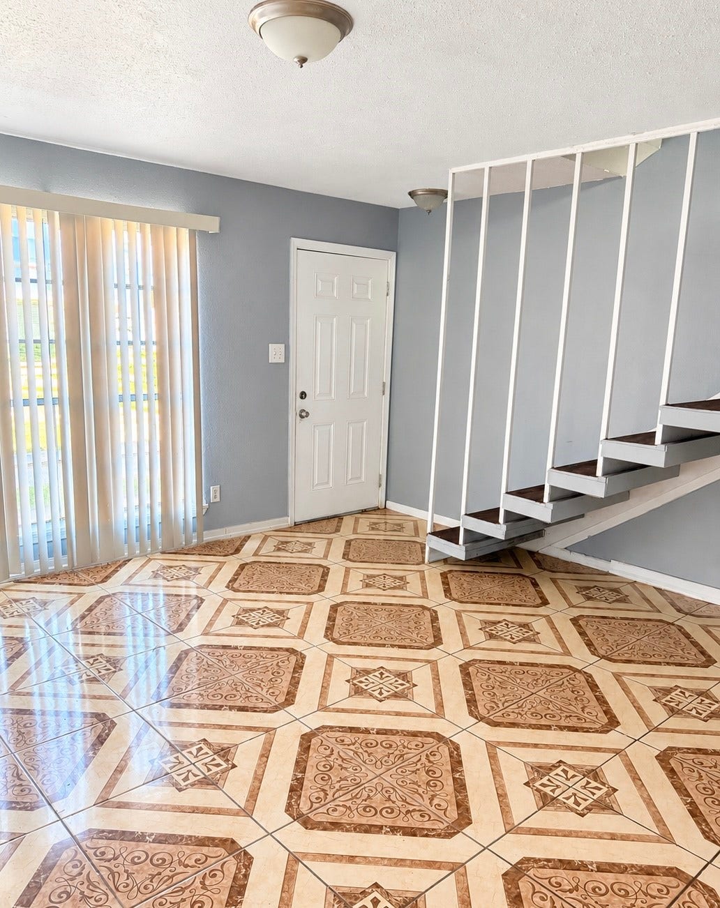 600 S Allen Genoa Road, #B10, South Houston, TX 77587 Living Room