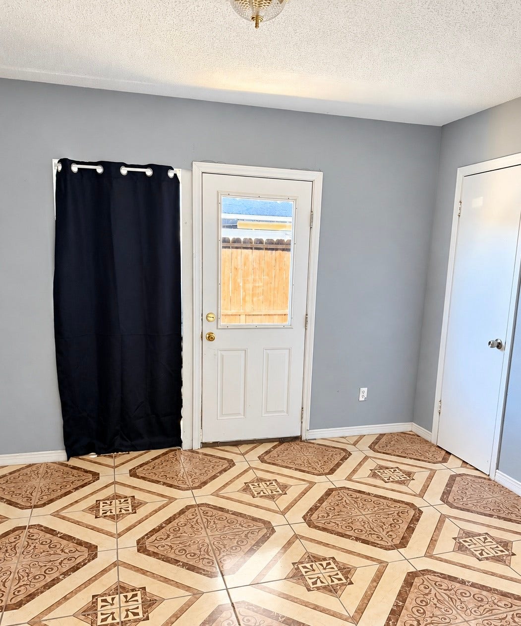 600 S Allen Genoa Road, #B10, South Houston, TX 77587 Bonus room