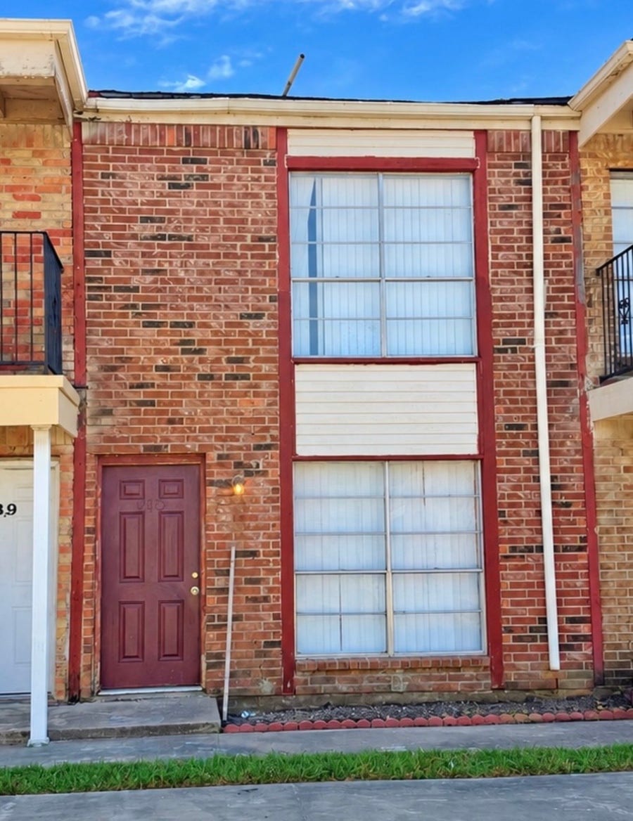 Property photo for 600 S Allen Genoa Road, #B10, South Houston, TX