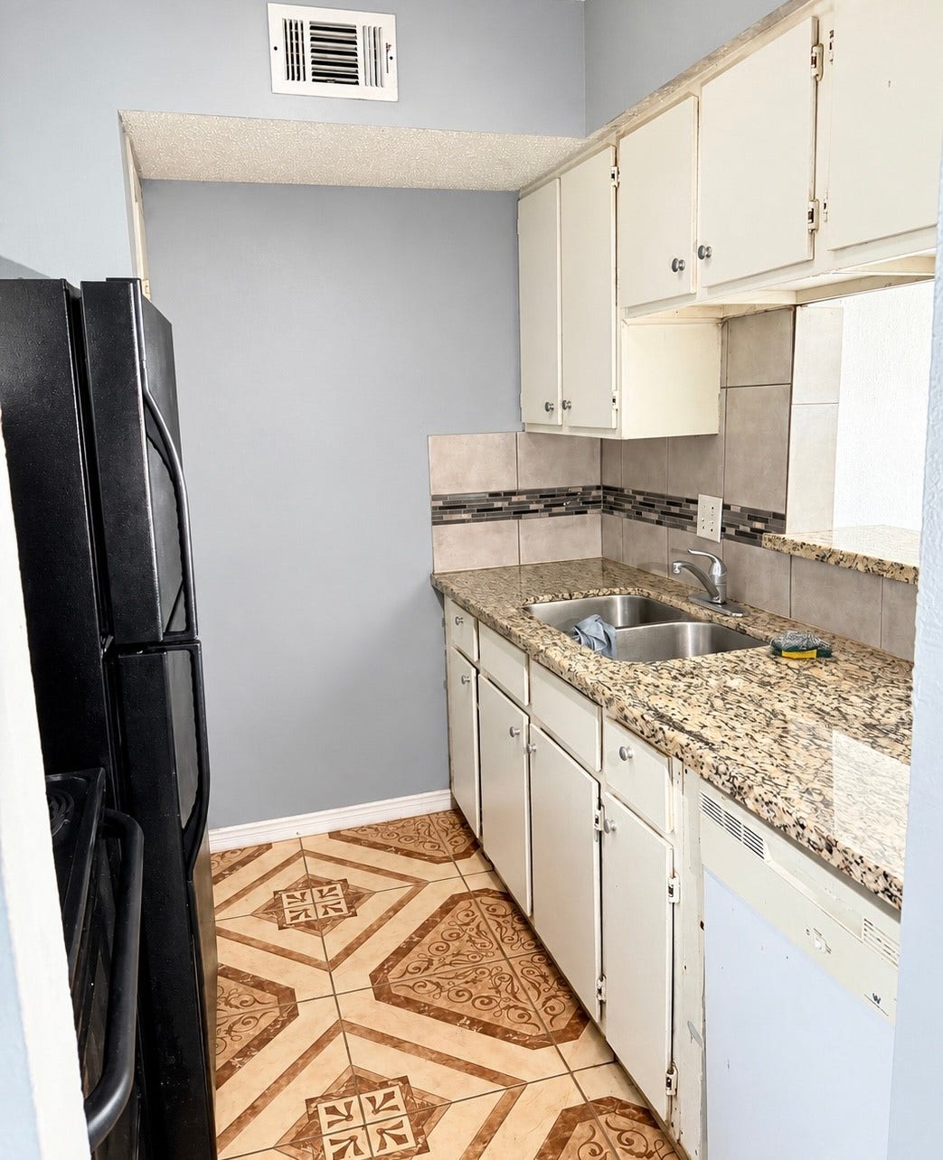 600 S Allen Genoa Road, #B10, South Houston, TX 77587 Kitchen