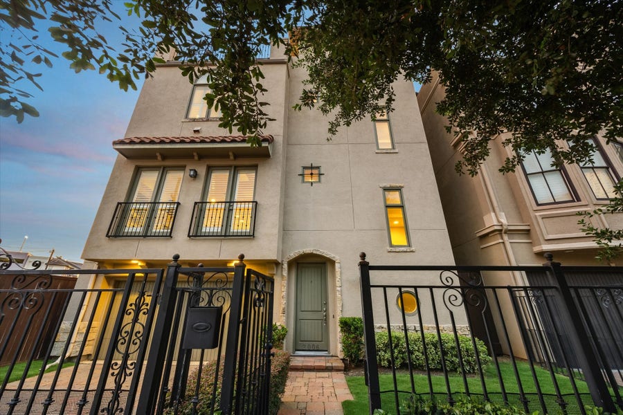 Property photo for 2006 Helena Street, Houston, TX