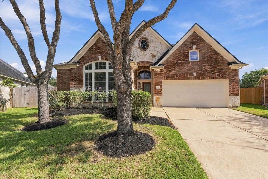 Property photo for 4006 Wolf Springs Court, Sugar Land, TX
