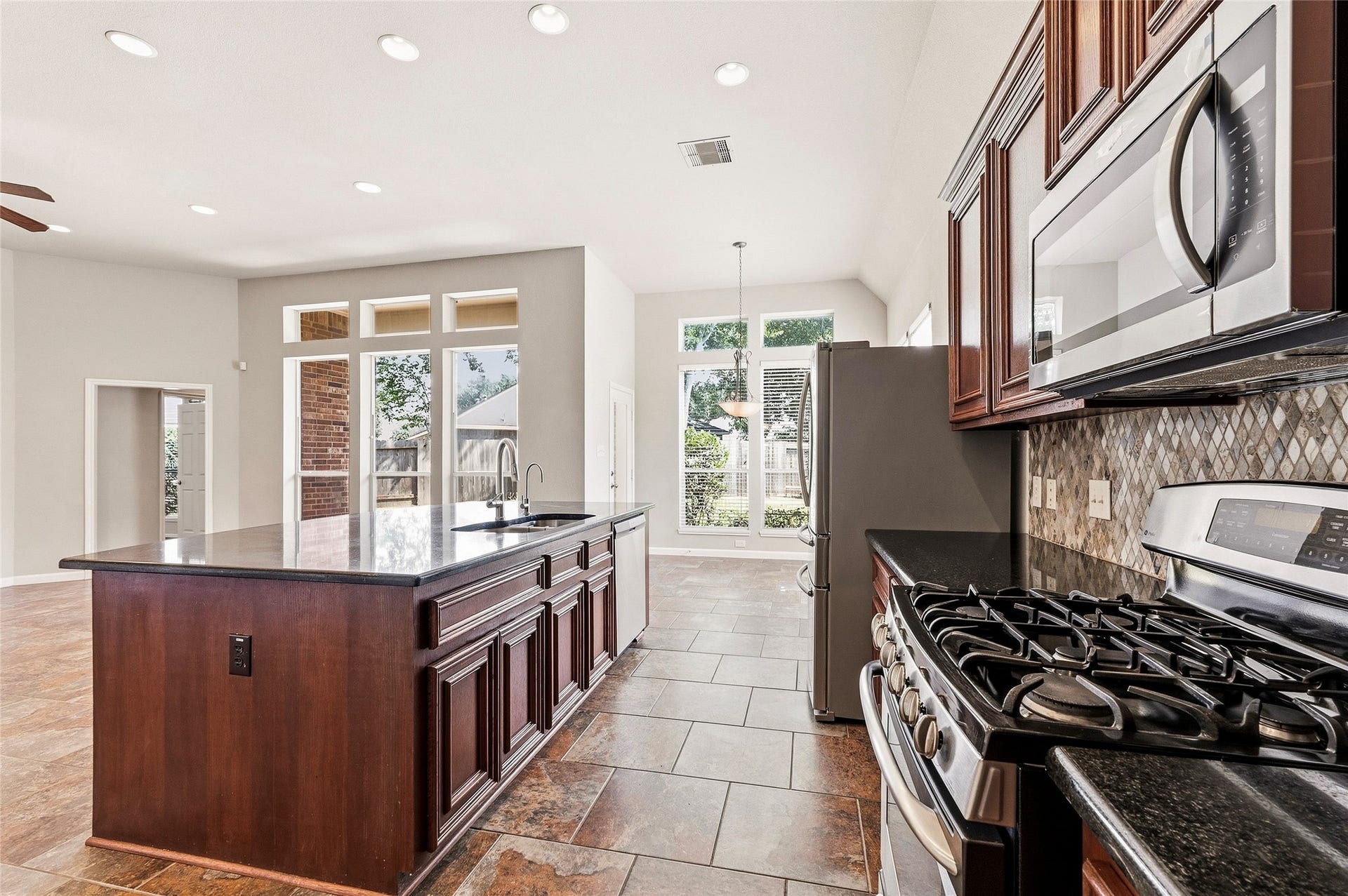 4006 Wolf Springs Court, Sugar Land, TX 77479