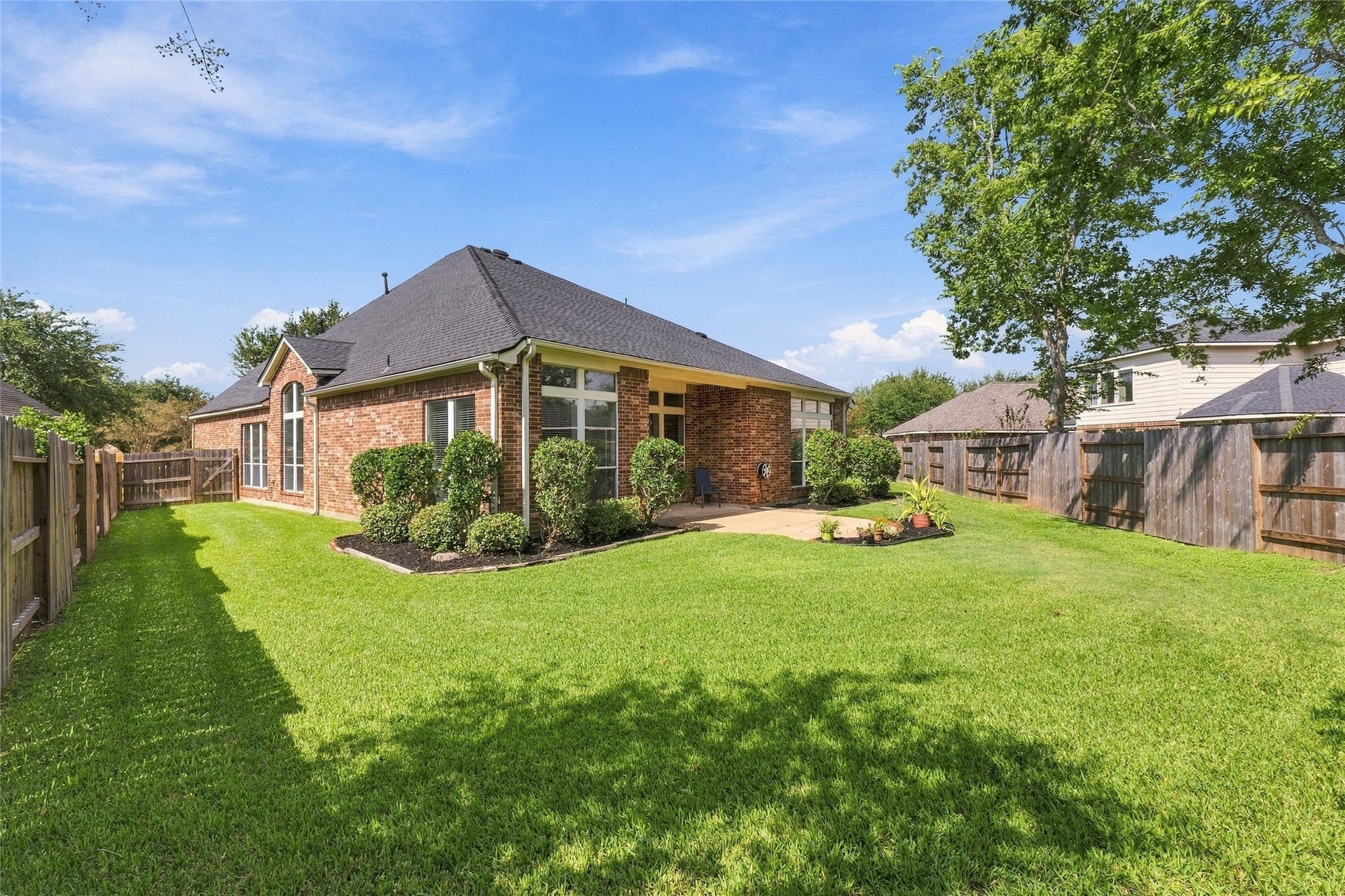 4006 Wolf Springs Court, Sugar Land, TX 77479