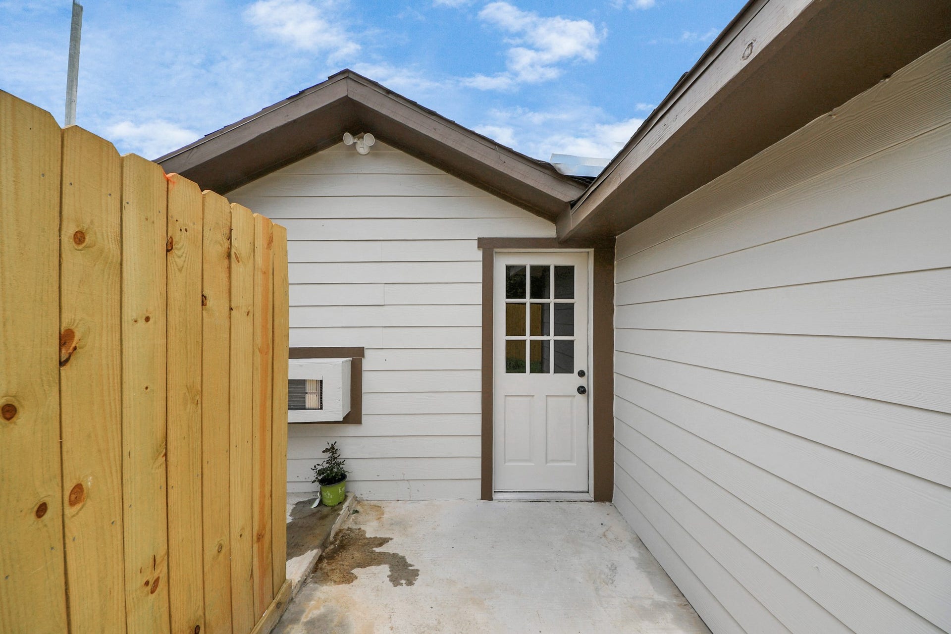 5903 Belneath Street, Houston, TX 77033