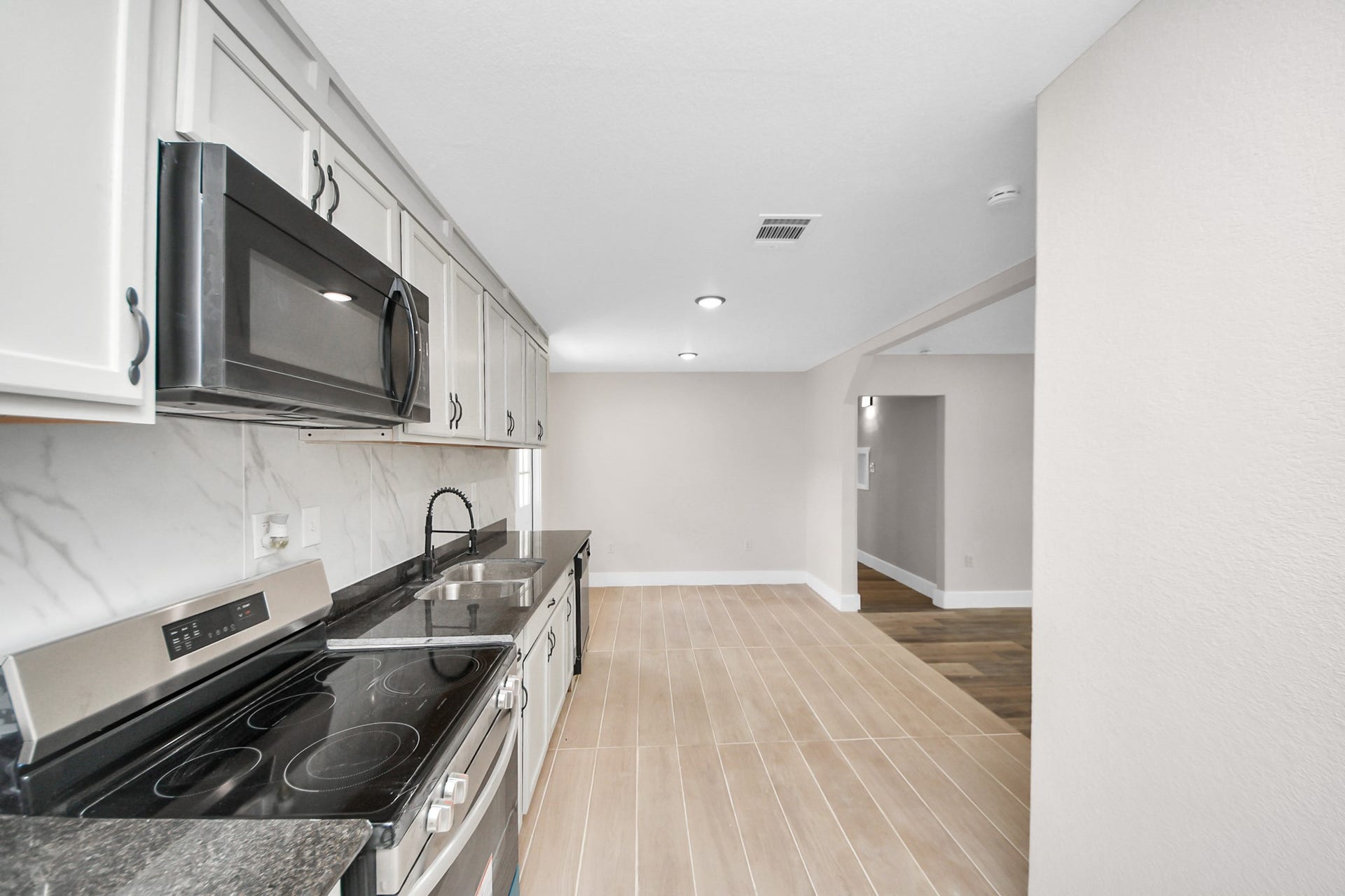 5903 Belneath Street, Houston, TX 77033