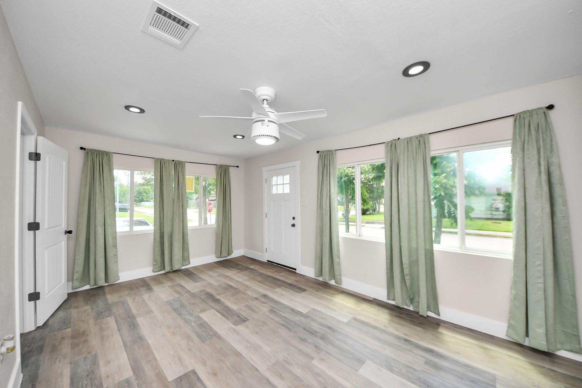 5903 Belneath Street, Houston, TX 77033