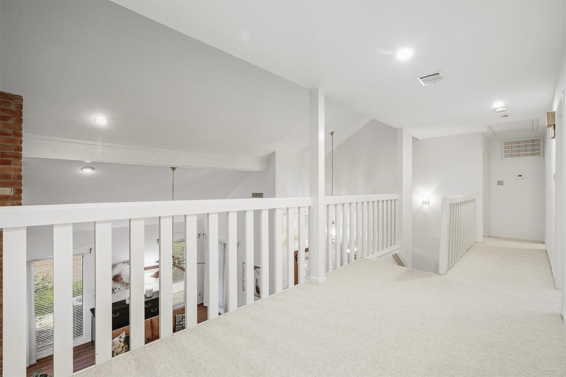 12219 Ravenmoor Drive, Houston, TX 77077 Experience the charm of this bright and airy loft, offering a perfect blend of open space and modern elegance.