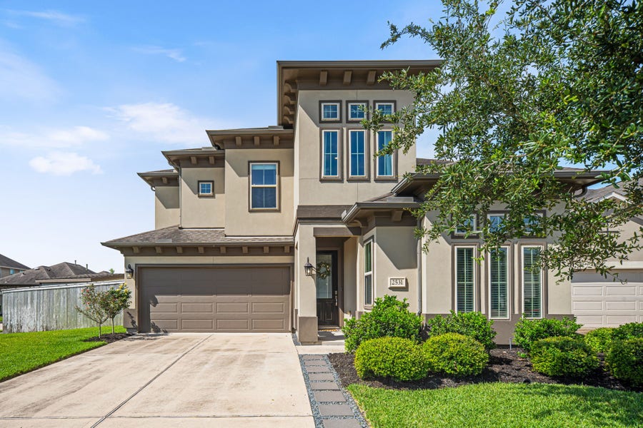 Property photo for 2531 Owen Bend Drive, Missouri City, TX