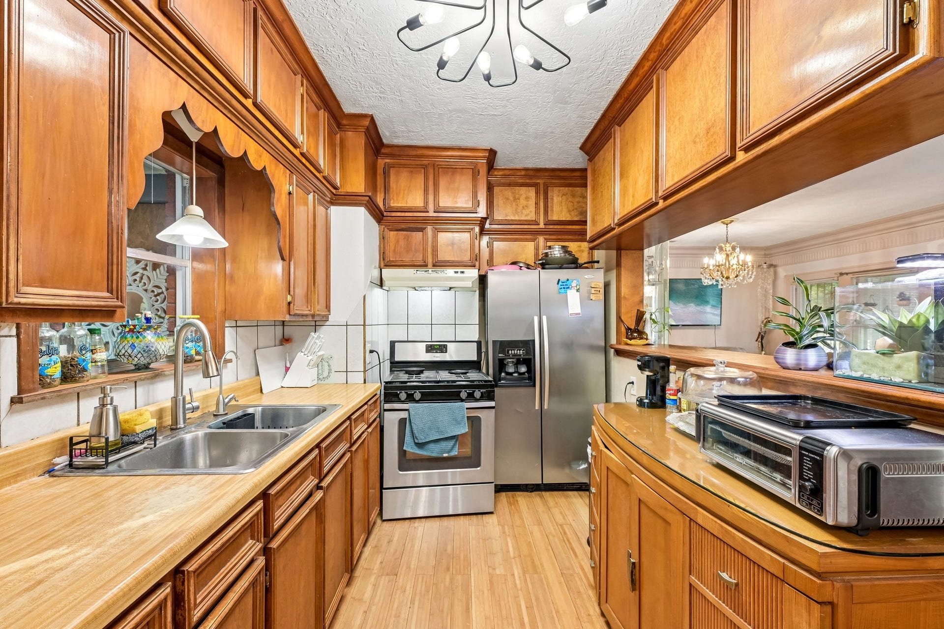 1466 Lawson Street, Houston, TX 77023 Kitchen Broadmoor