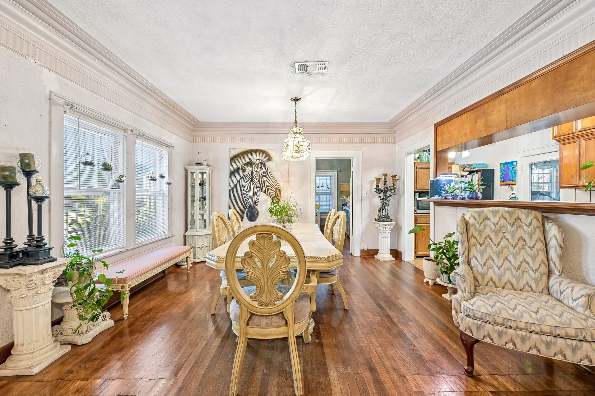 1466 Lawson Street, Houston, TX 77023 Broadmoor Dining
