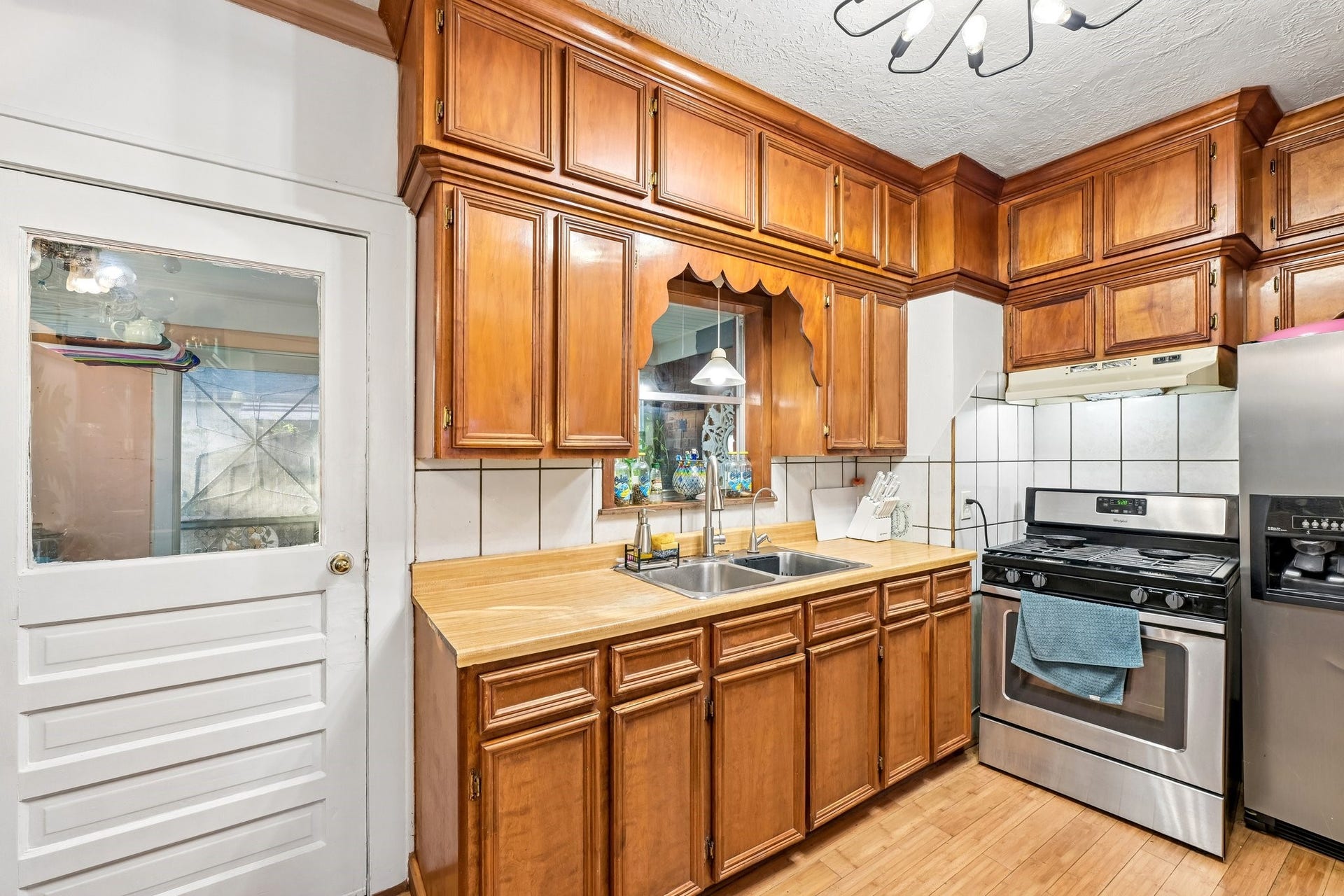 1466 Lawson Street, Houston, TX 77023 Kitchen Broadmoor