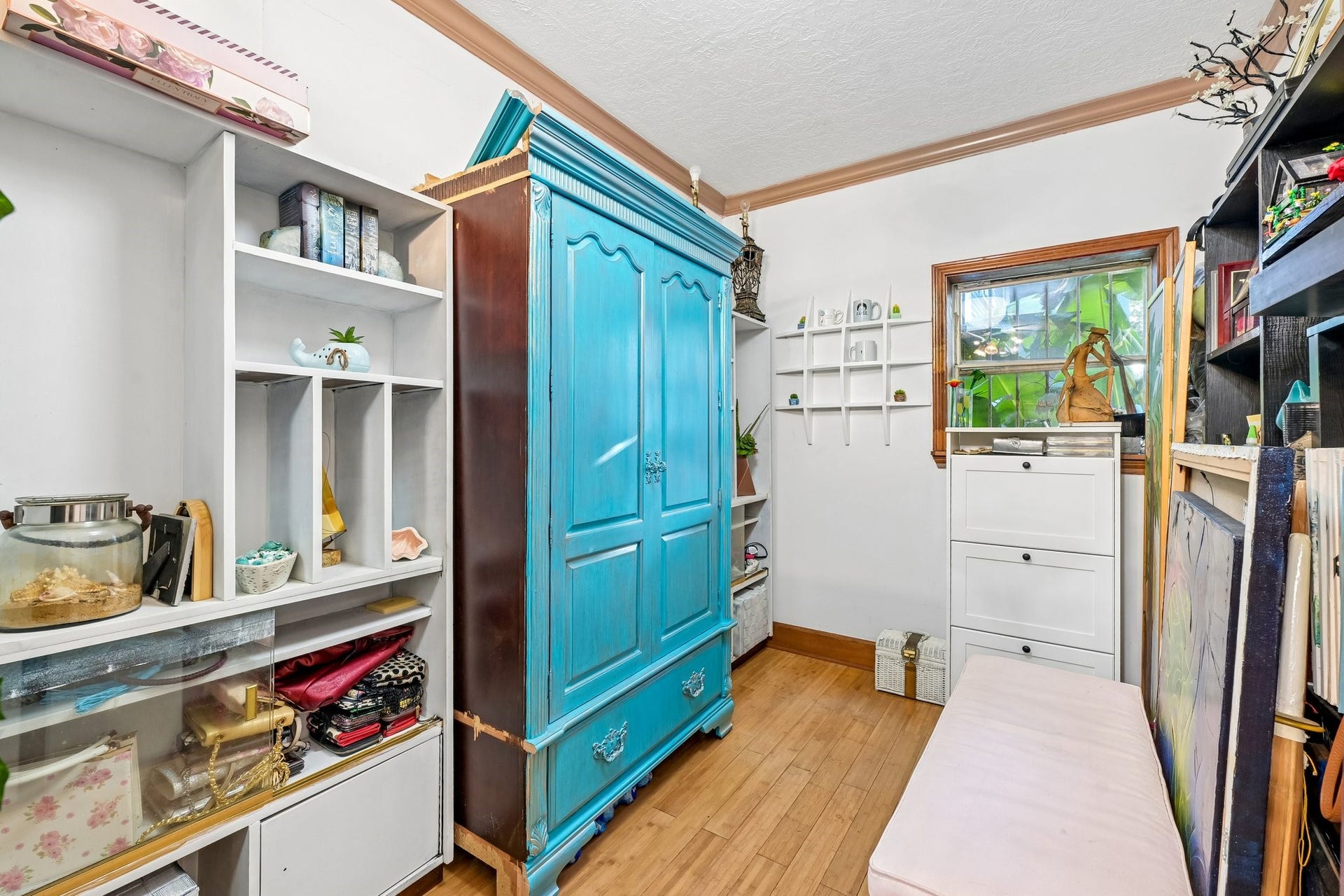 1466 Lawson Street, Houston, TX 77023 Broadmoor Pantry