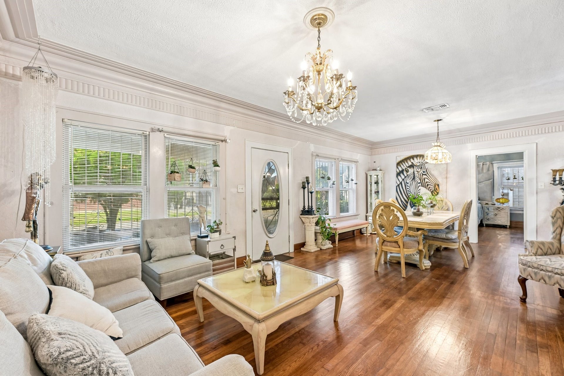 1466 Lawson Street, Houston, TX 77023 Living Room Broadmoor Side