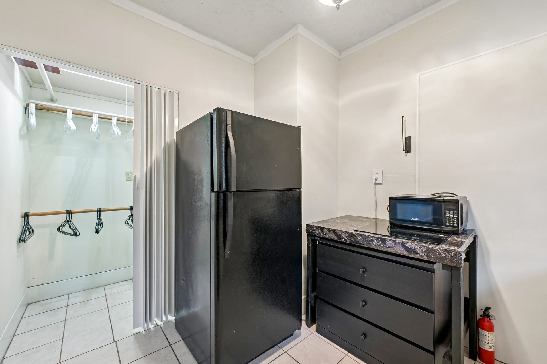 1466 Lawson Street, Houston, TX 77023 Lawson Kitchen