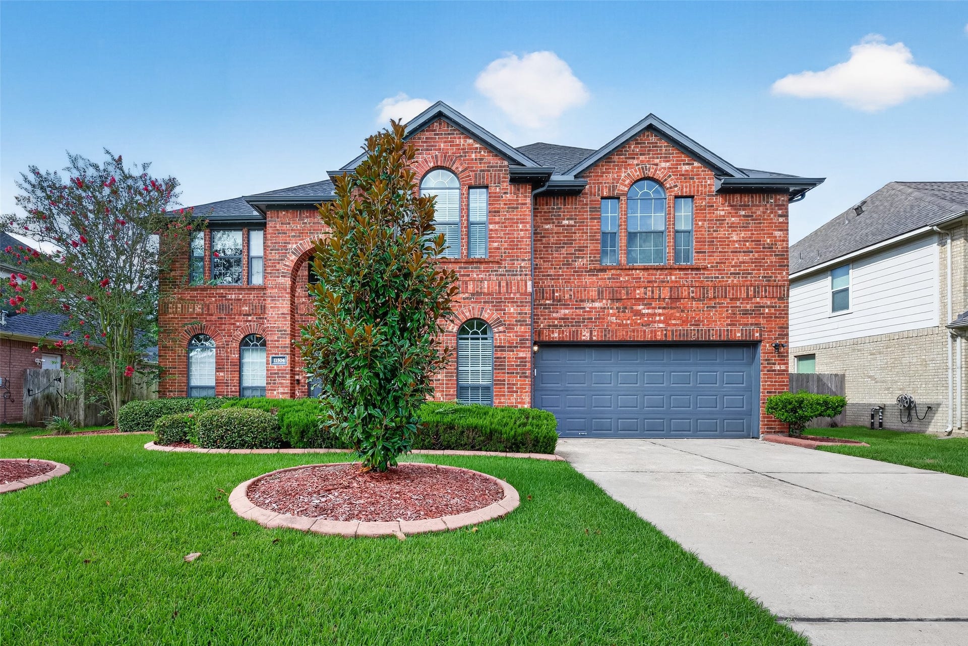 11504 Bay Crossing Drive, Pearland, TX 77584 Welcome to 11504 Bay Crossing!