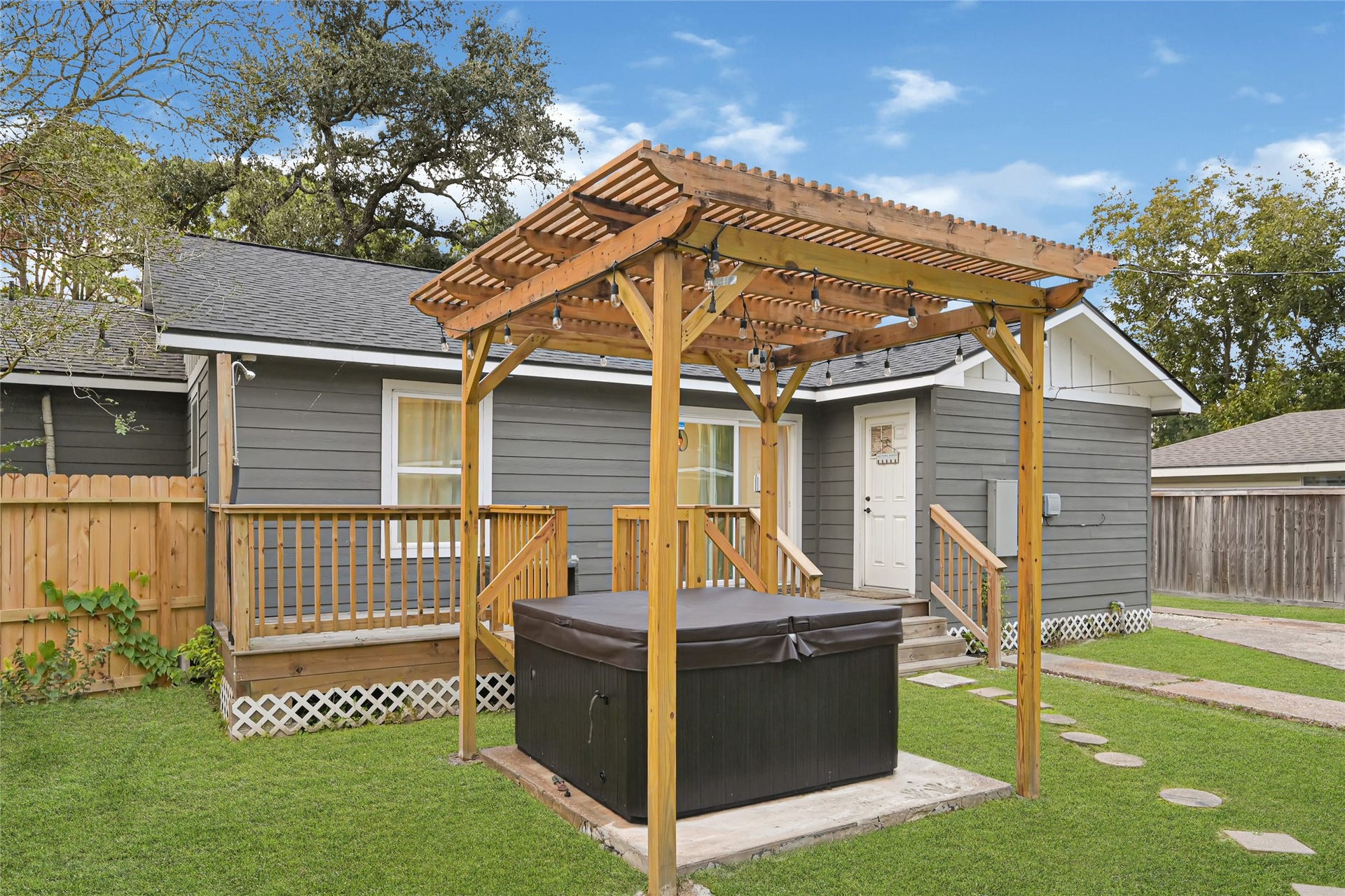 1303 Bowie Street, La Marque, TX 77568 1303 Bowie Street, La Marque, TX 77568