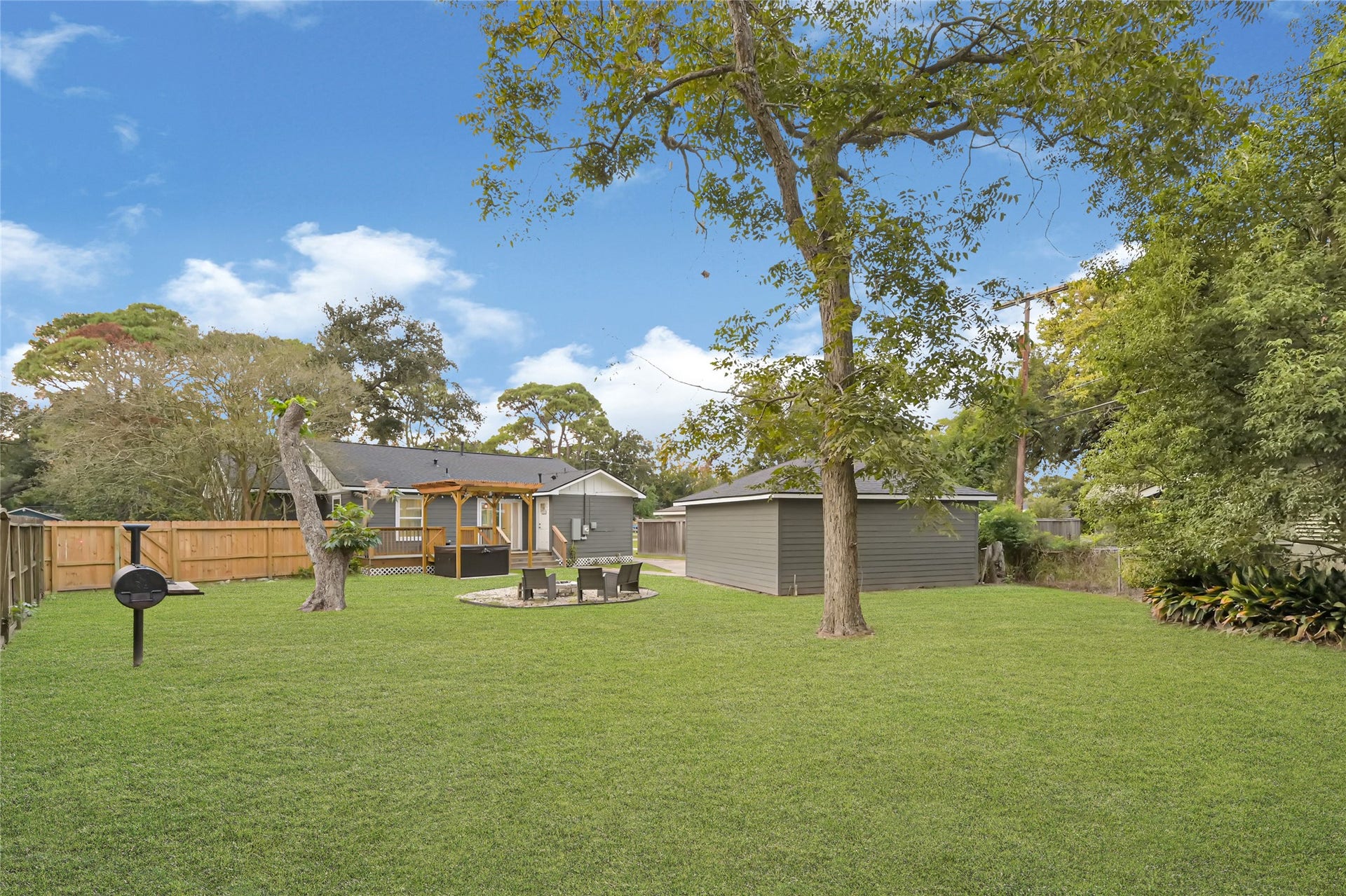 1303 Bowie Street, La Marque, TX 77568 1303 Bowie Street, La Marque, TX 77568
