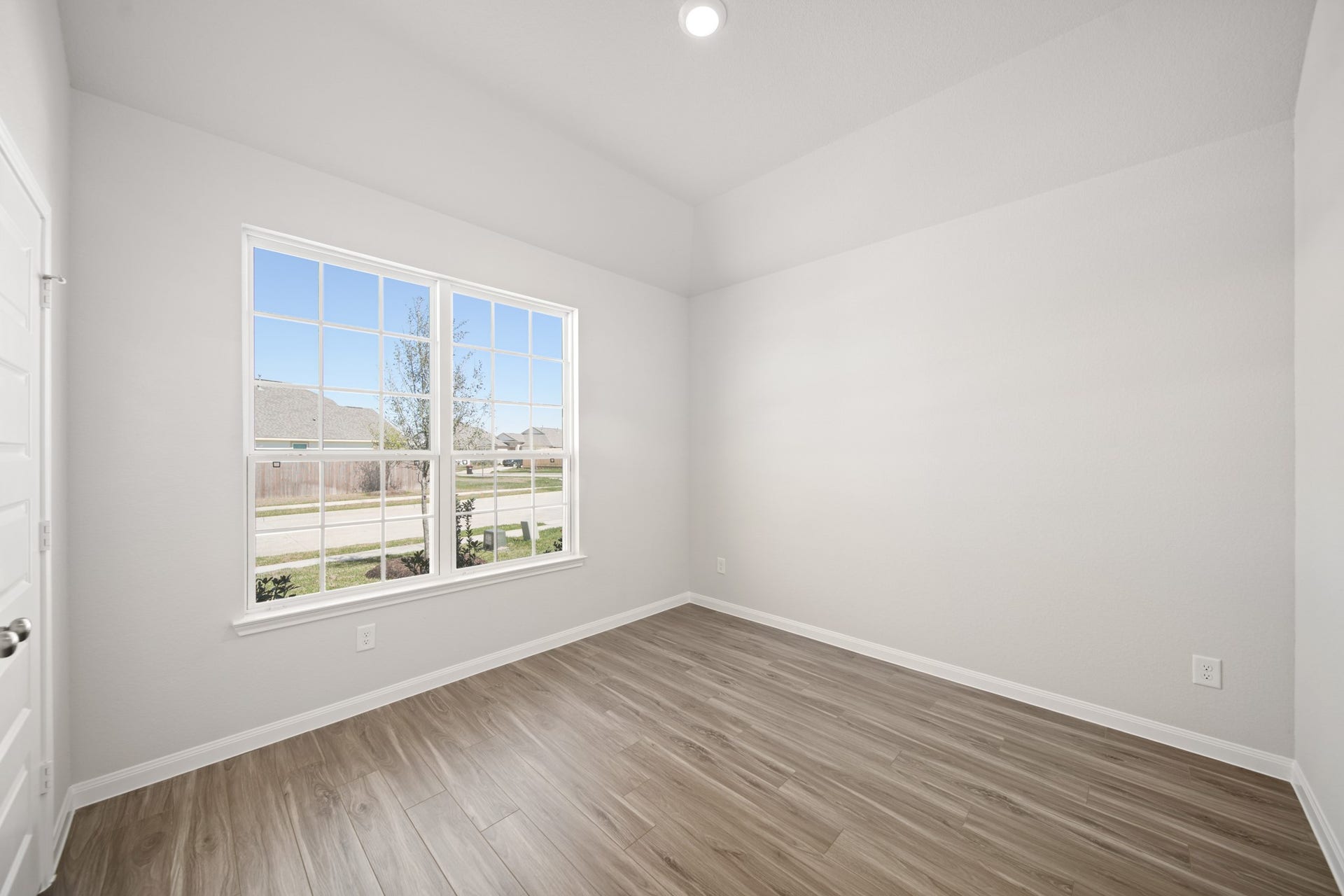 3057 Mistflower Trail, Brookshire, TX 77423 Photos are a representation of the floor plan. Options and interior selections will vary.