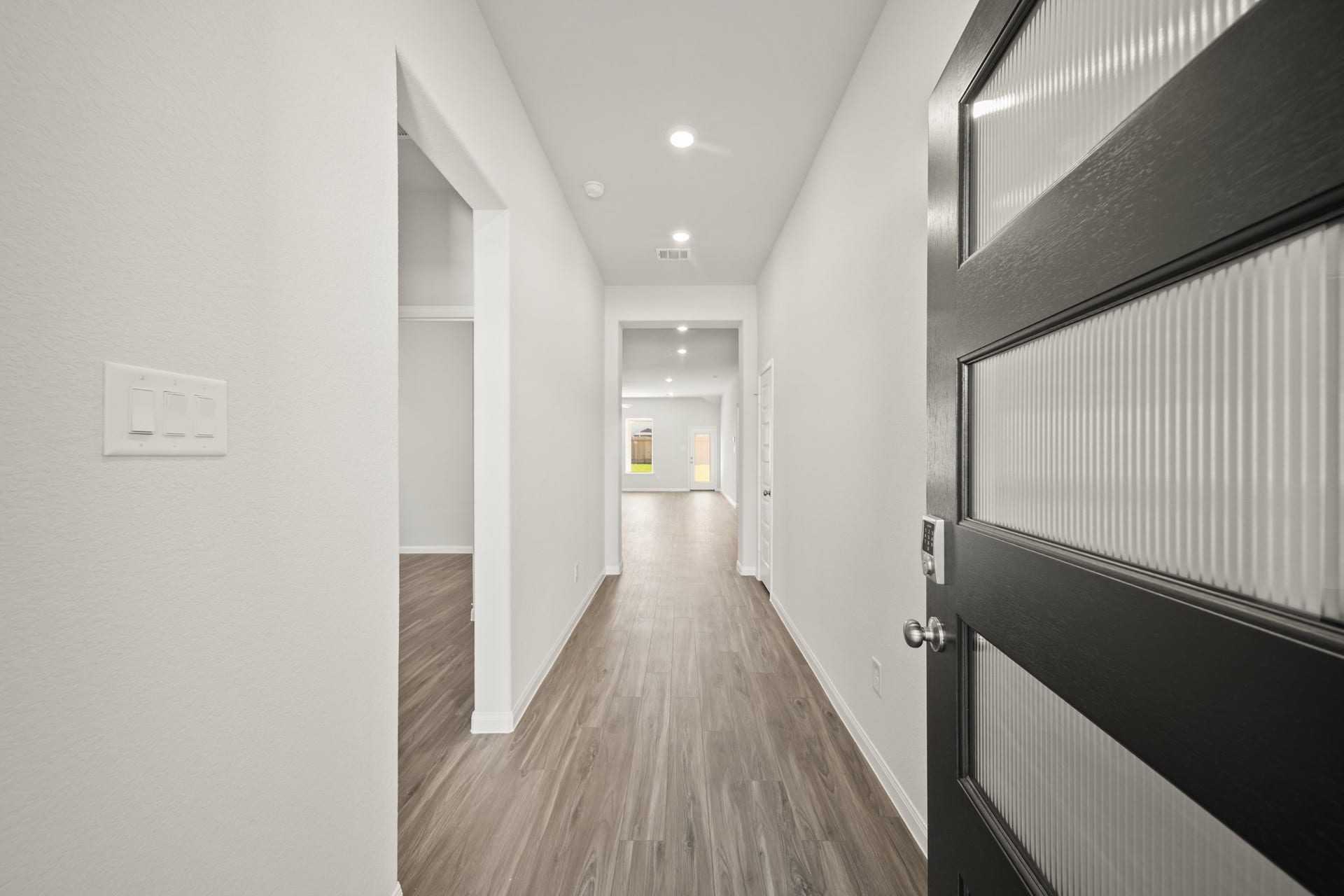 3057 Mistflower Trail, Brookshire, TX 77423 Photos are a representation of the floor plan. Options and interior selections will vary.