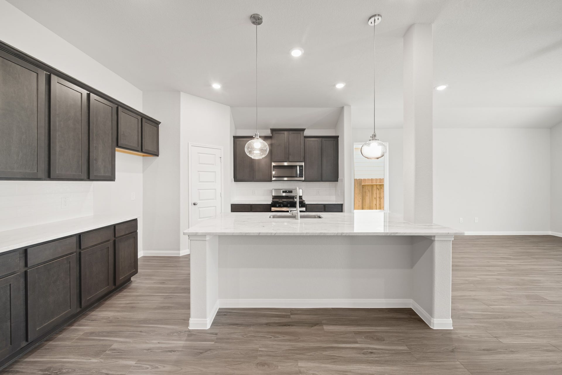 3057 Mistflower Trail, Brookshire, TX 77423 Photos are a representation of the floor plan. Options and interior selections will vary.