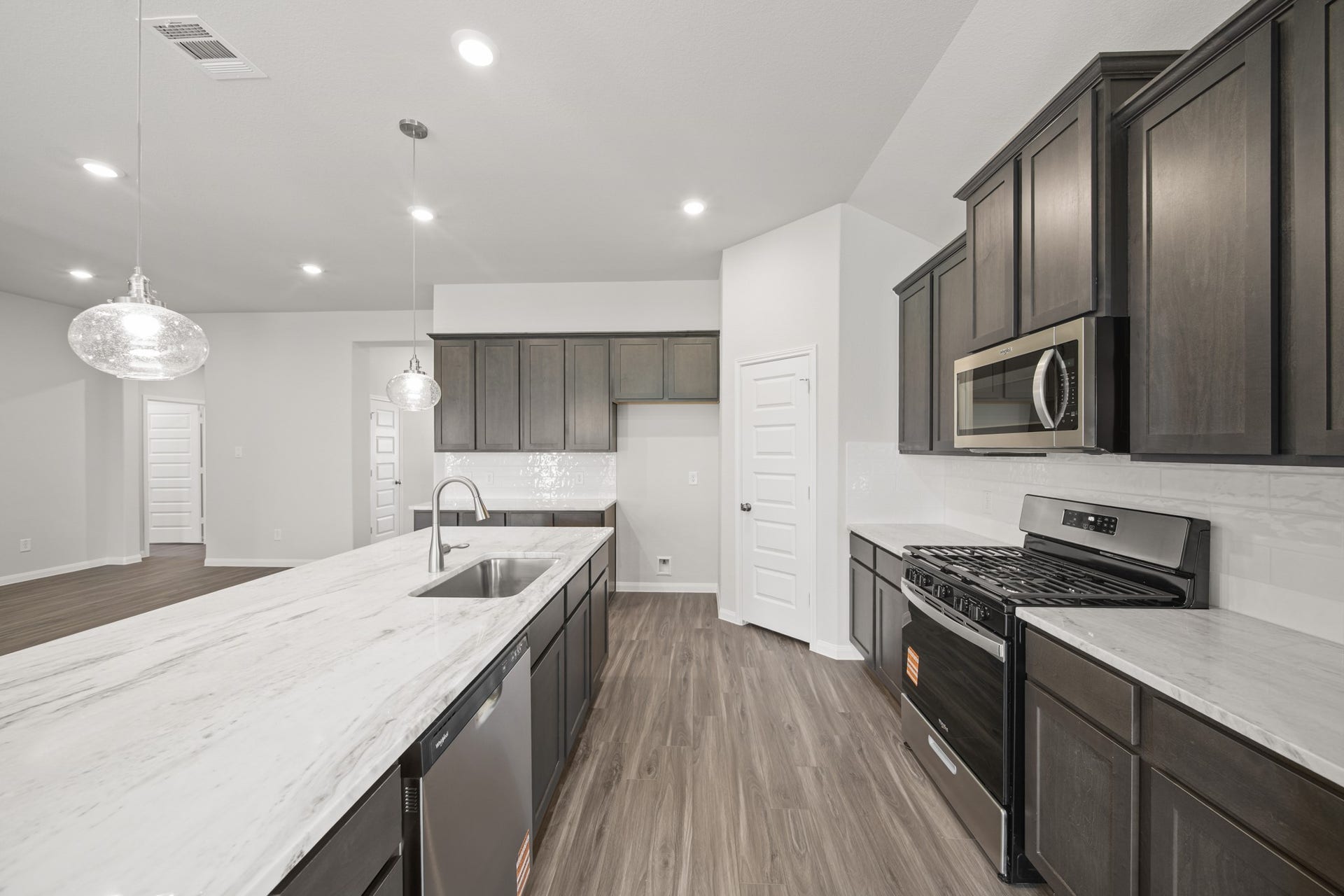 3057 Mistflower Trail, Brookshire, TX 77423 Photos are a representation of the floor plan. Options and interior selections will vary.