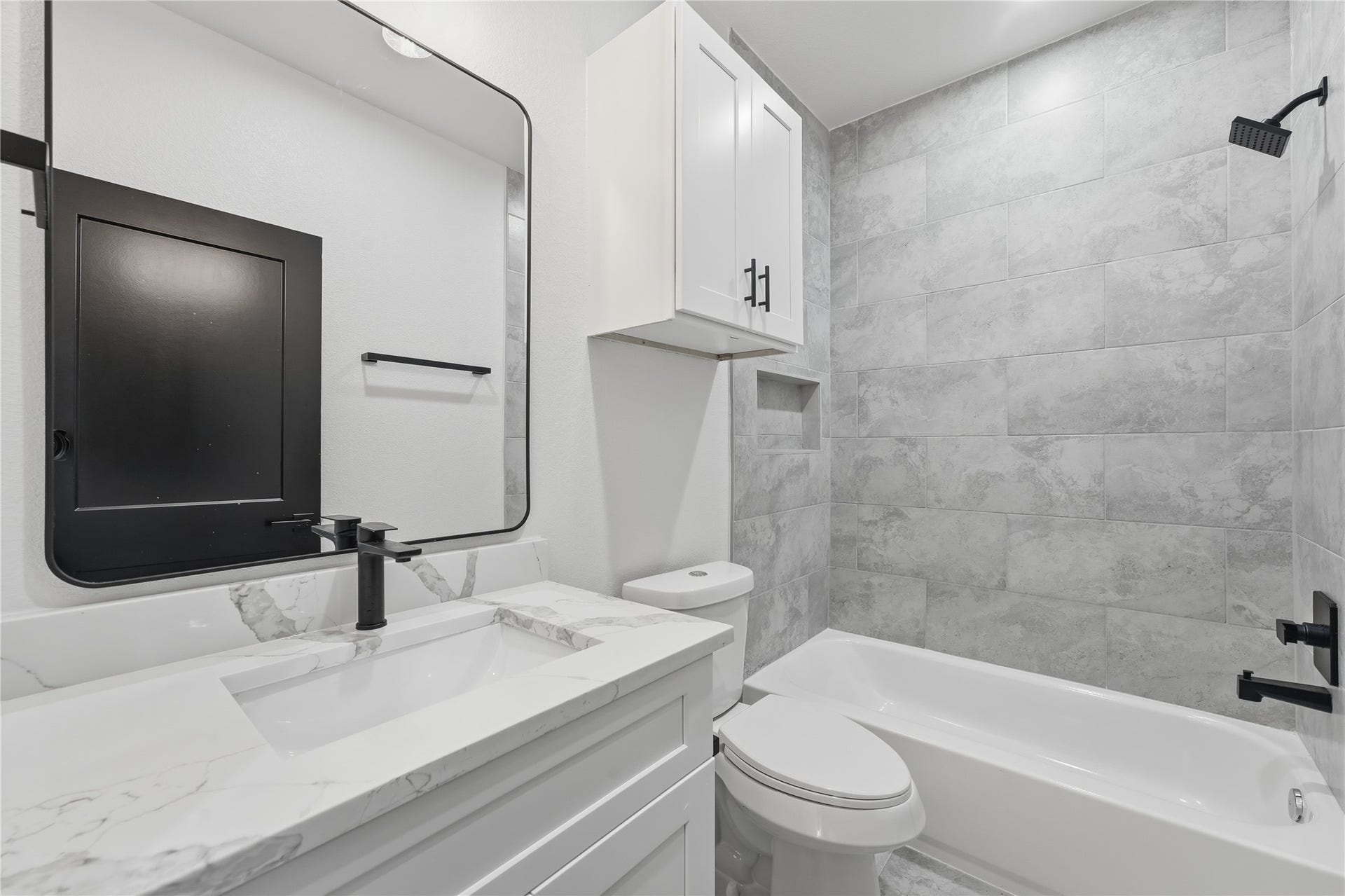 4653 Phlox Street, Houston, TX 77051 Half Bath