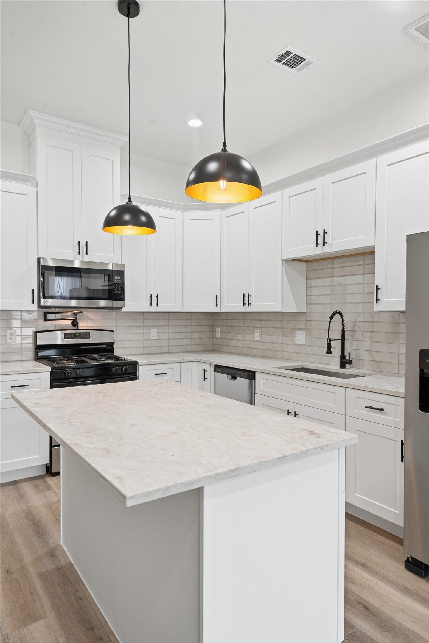 4653 Phlox Street, Houston, TX 77051 4653 Phlox Street, Houston, TX 77051