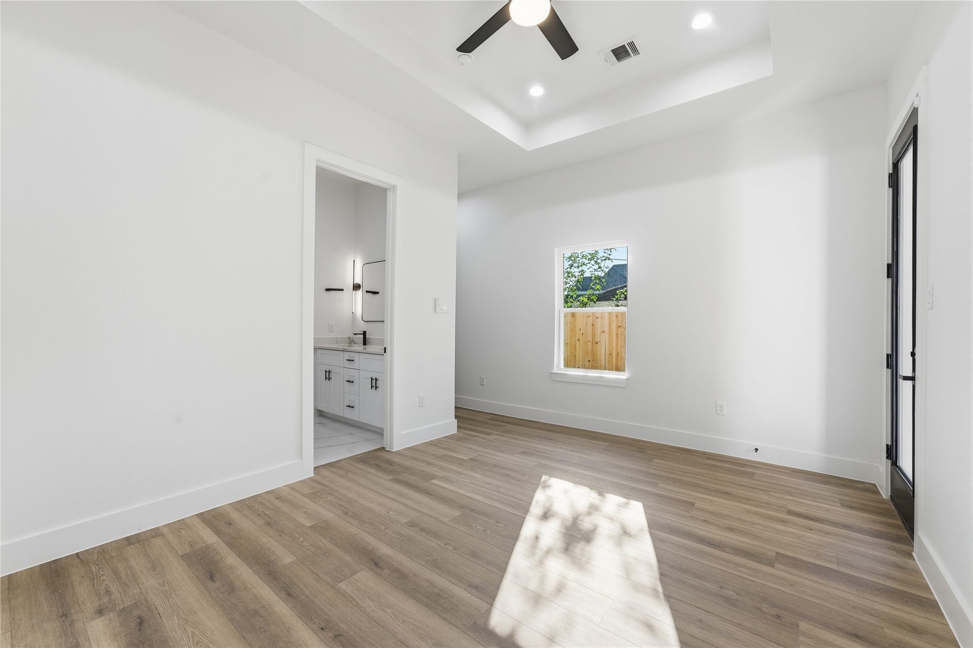 4653 Phlox Street, Houston, TX 77051 First Floor Primary Bedroom