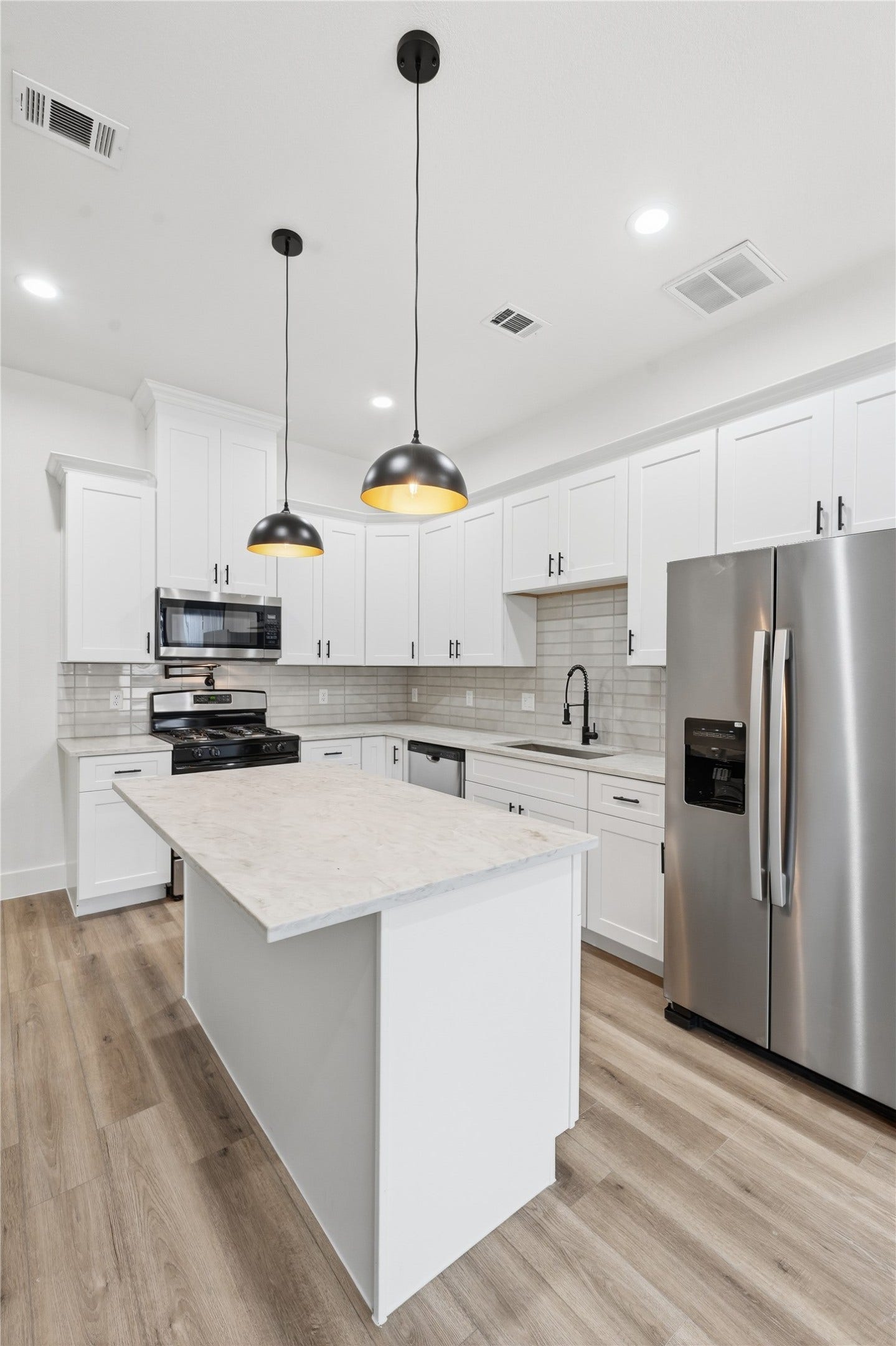 4653 Phlox Street, Houston, TX 77051 4653 Phlox Street, Houston, TX 77051