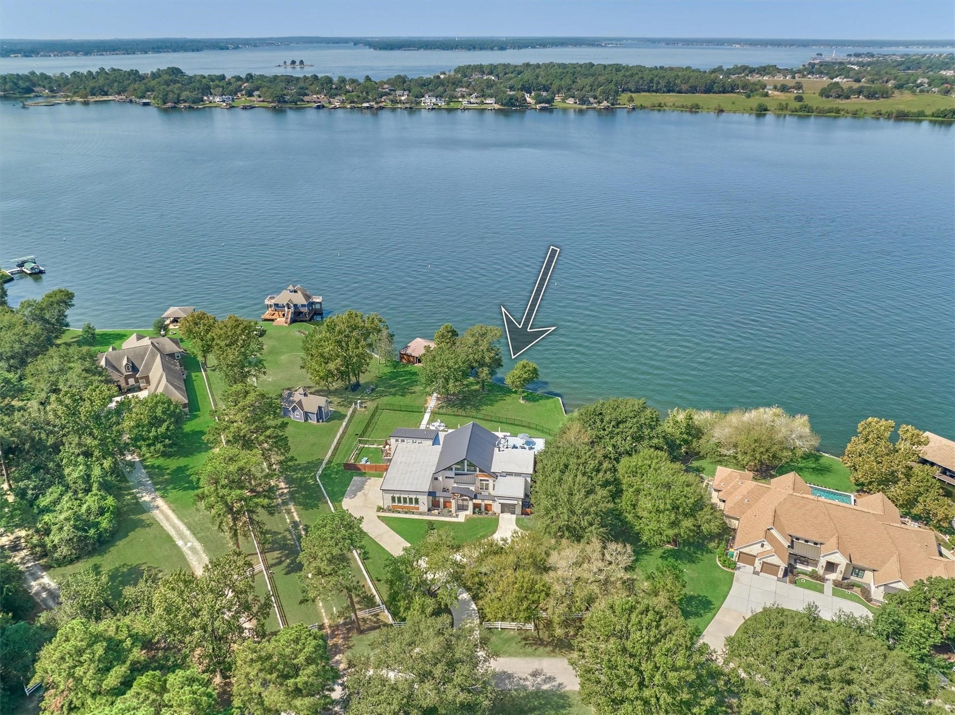9228 Lake Conroe Drive, Conroe, TX 77304 50. Located in a prime area of Lake Conroe, you will enjoy the benefits of deep water, perfect for boating and lake activities.
