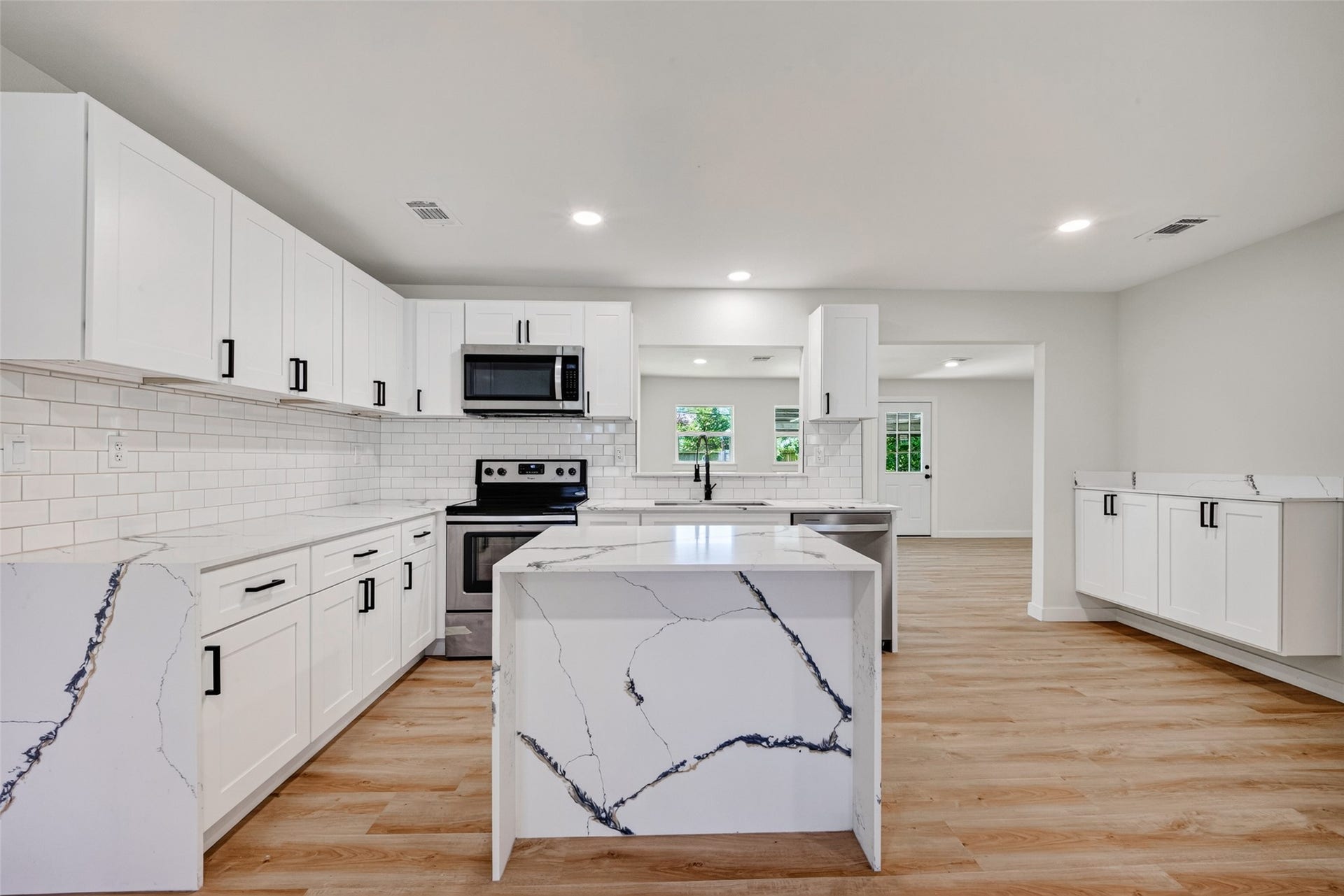 13030 Knollcrest Street, Houston, TX 77015 13030 Knollcrest Street, Houston, TX 77015