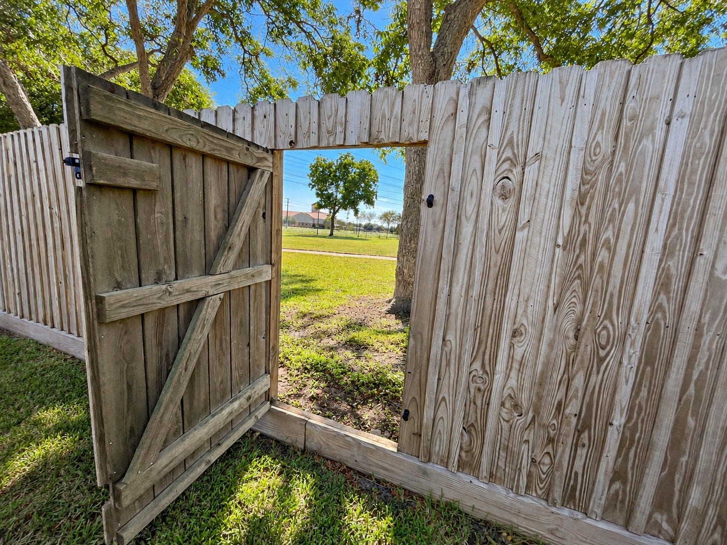 Back gate to park