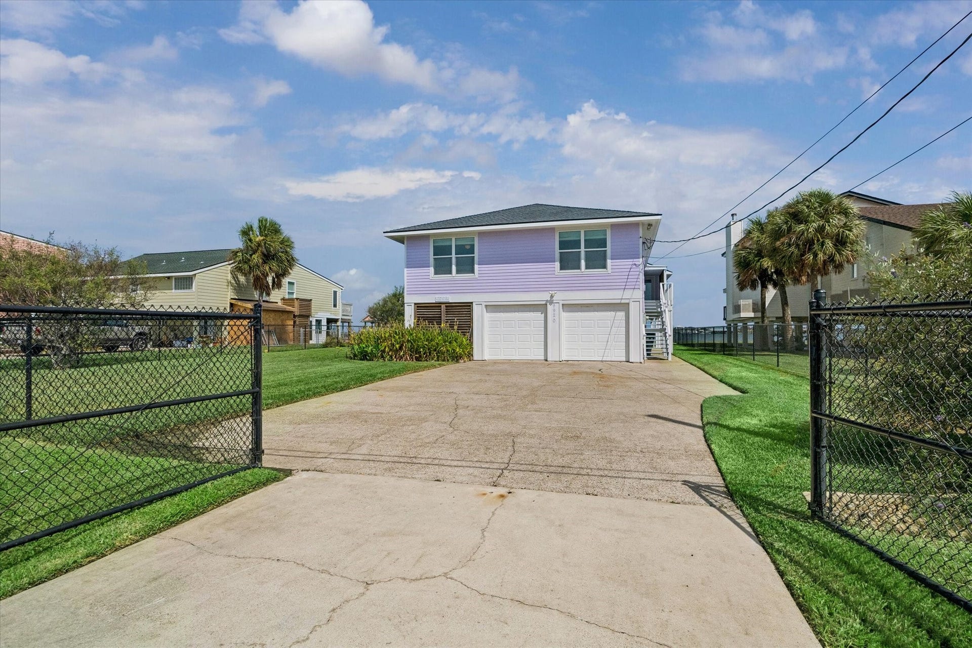9920 Airways Lane, Galveston, TX 77554